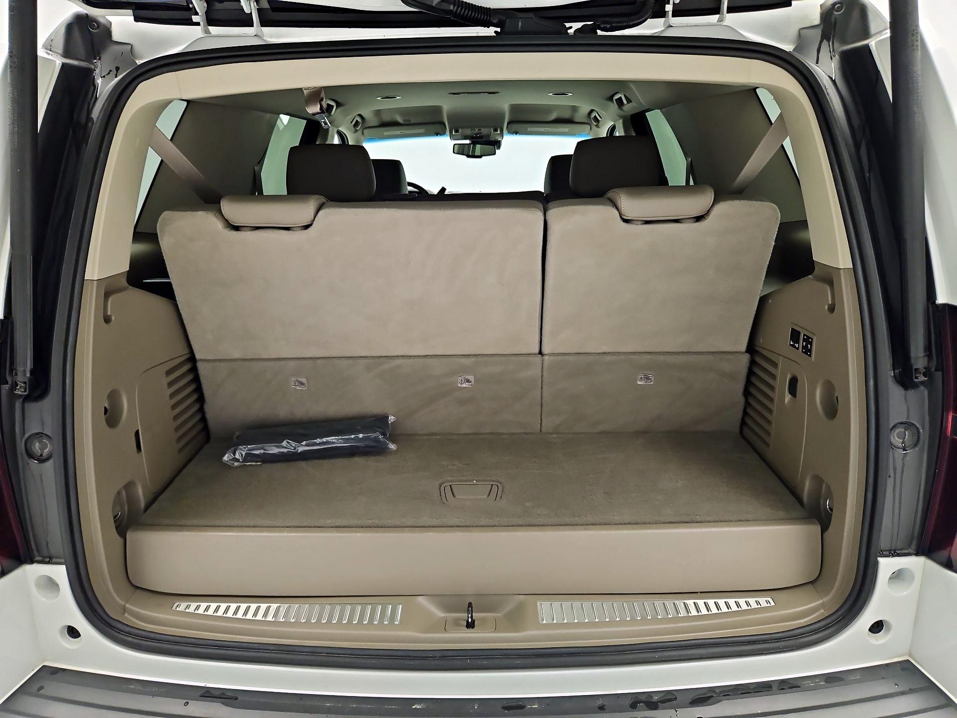 Thumbnail: 2016 Chevrolet Tahoe - 18