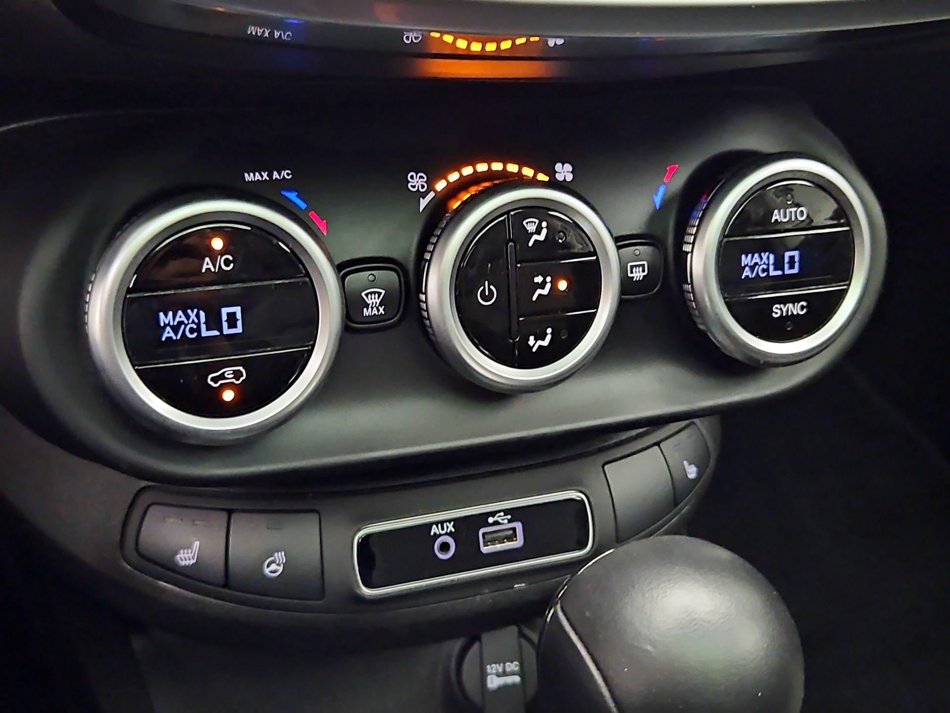 Thumbnail: 2016 Fiat 500X - 17