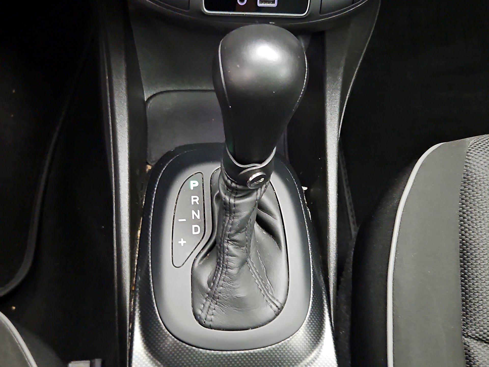 Thumbnail: 2016 Fiat 500X - 18