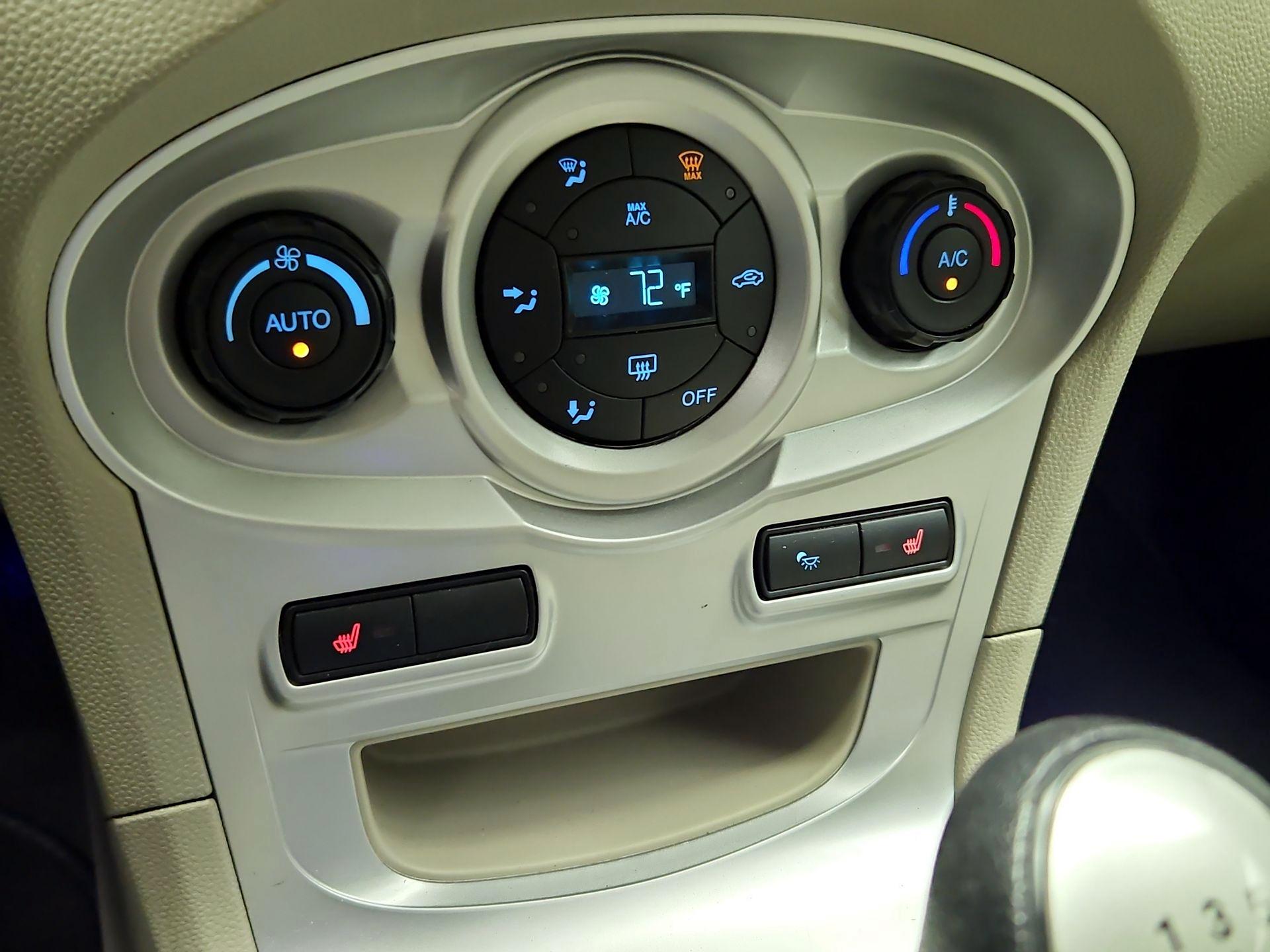 Thumbnail: 2014 Ford Fiesta - 15