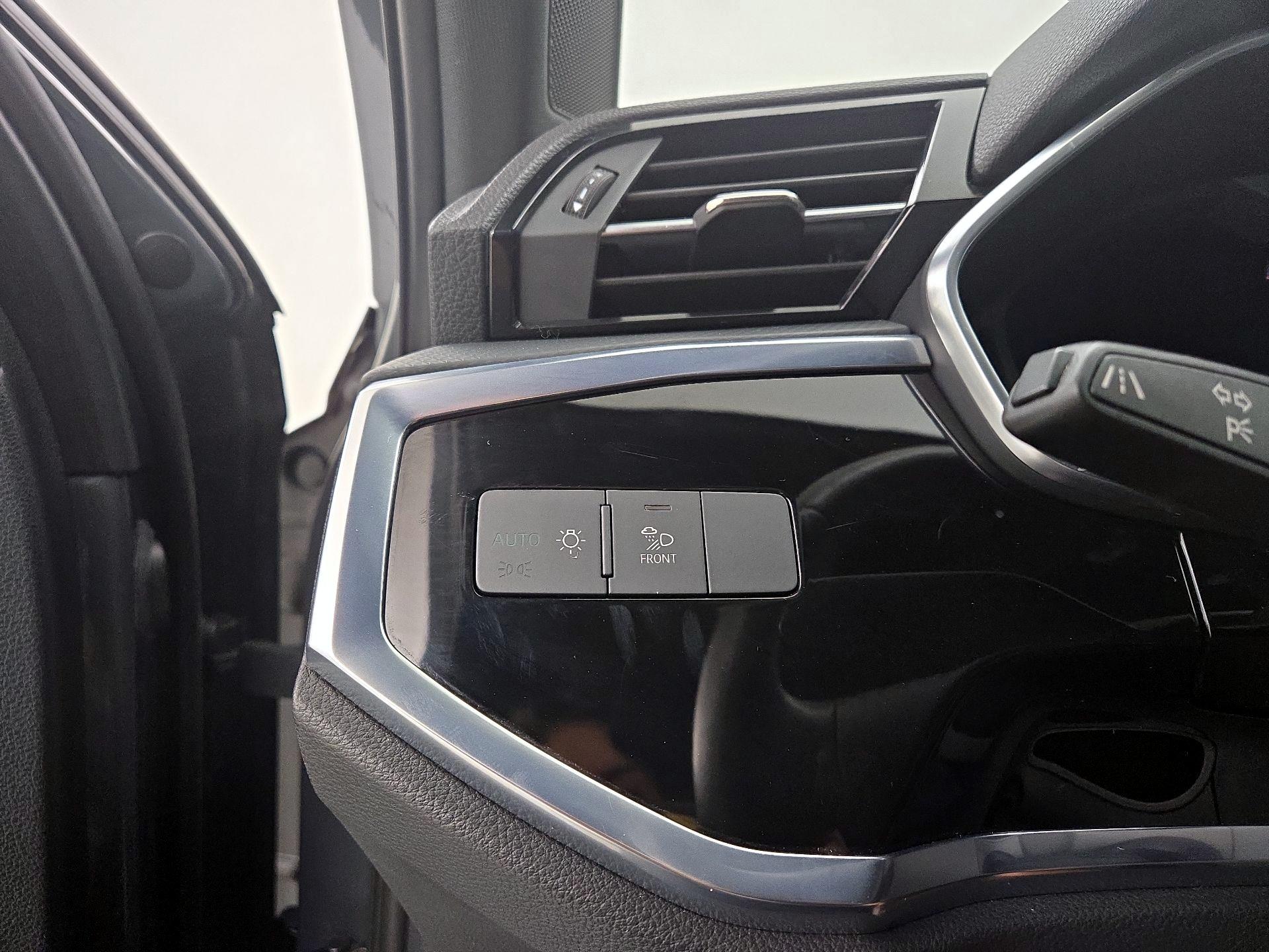 Thumbnail: 2020 Audi Q3 - 13
