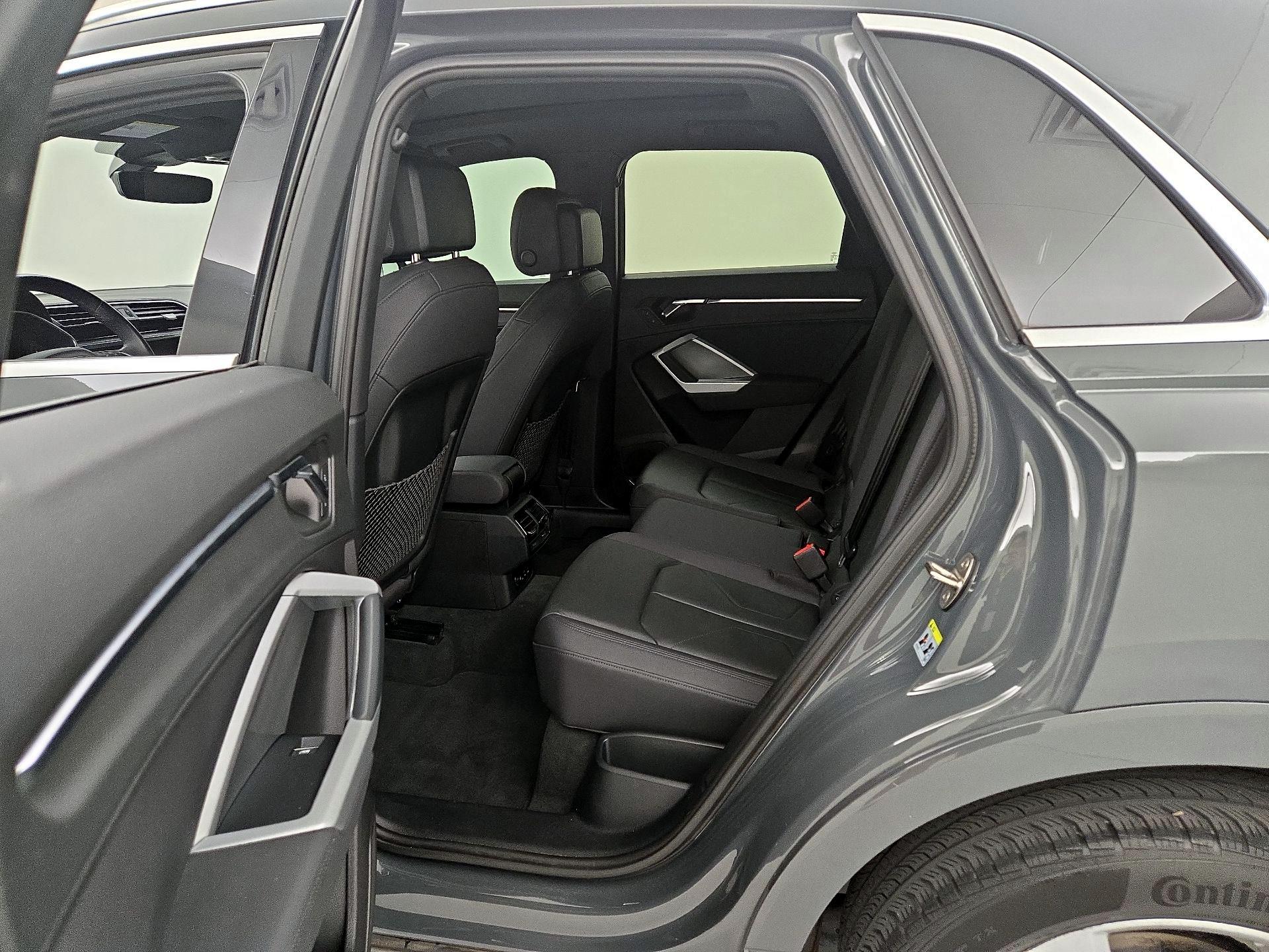Thumbnail: 2020 Audi Q3 - 20