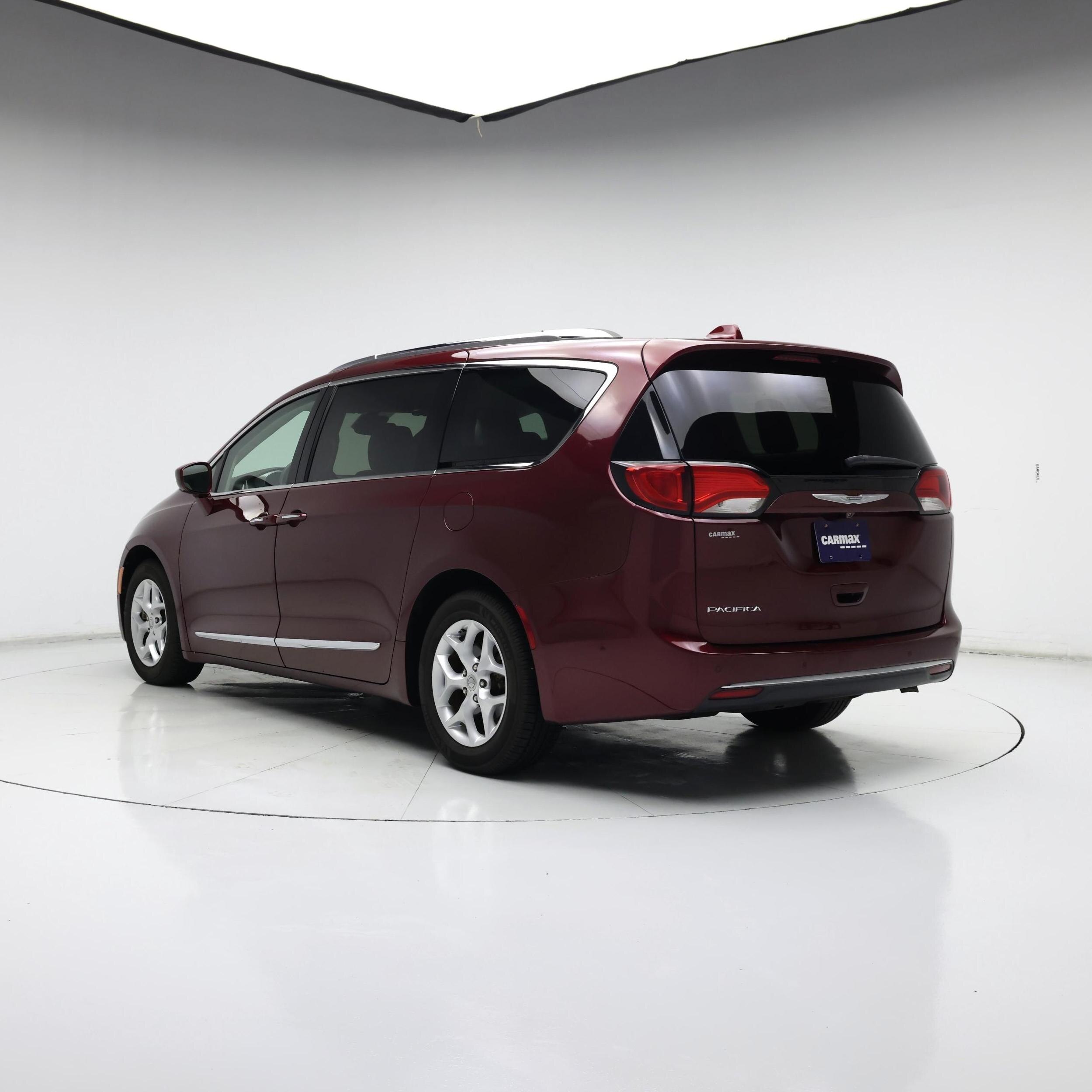 Thumbnail: 2017 Chrysler Pacifica - 2