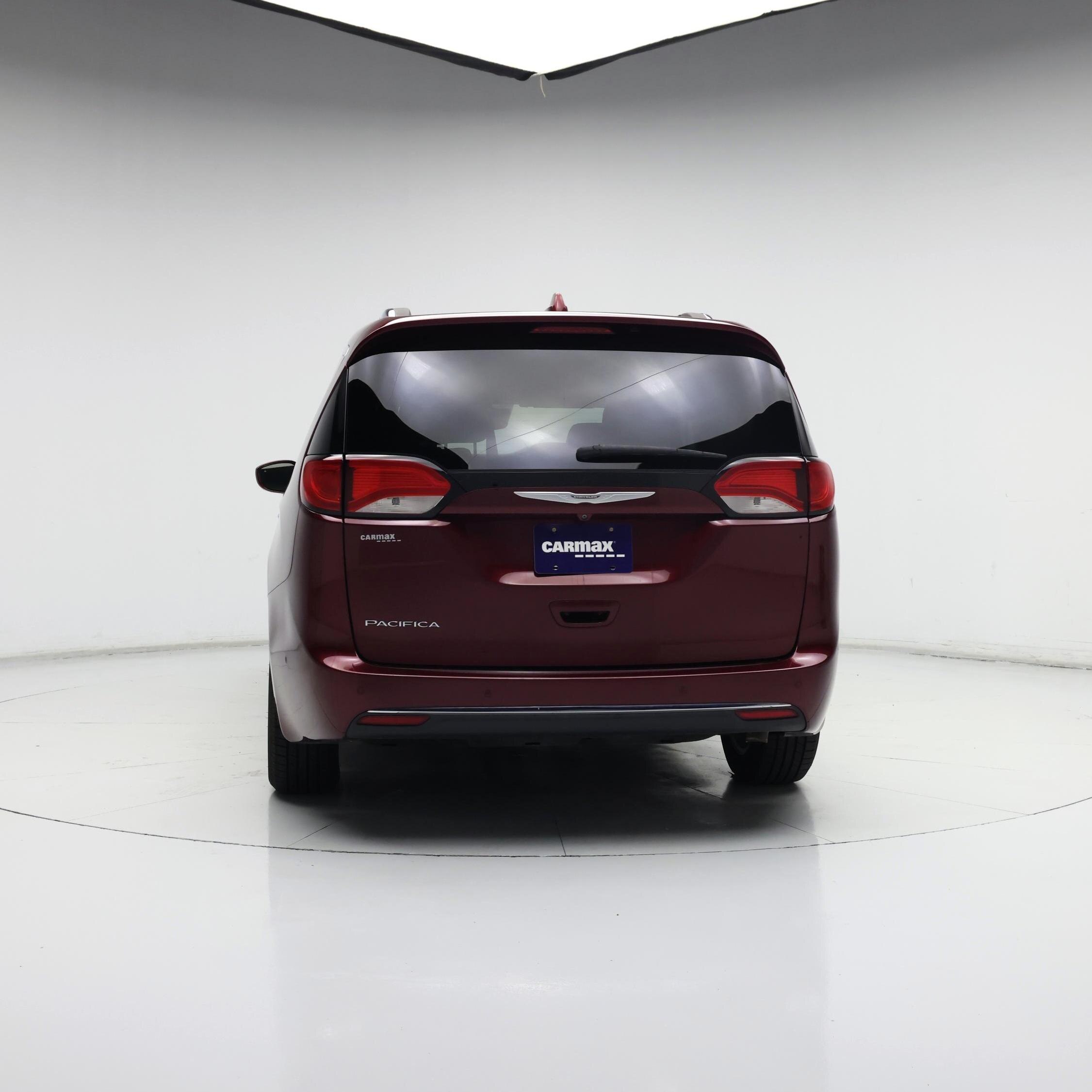 Thumbnail: 2017 Chrysler Pacifica - 6