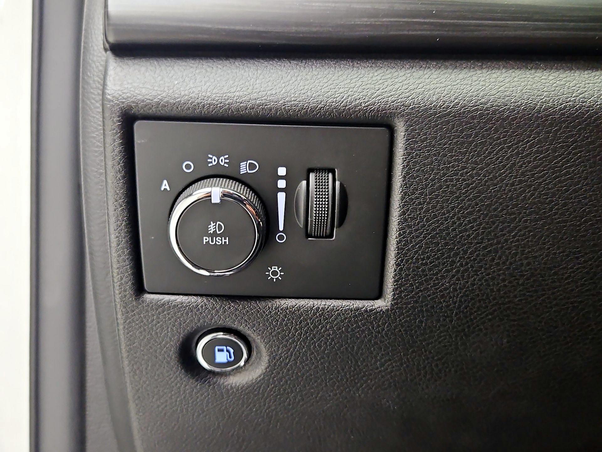 Thumbnail: 2019 Jeep Grand Cherokee - 13