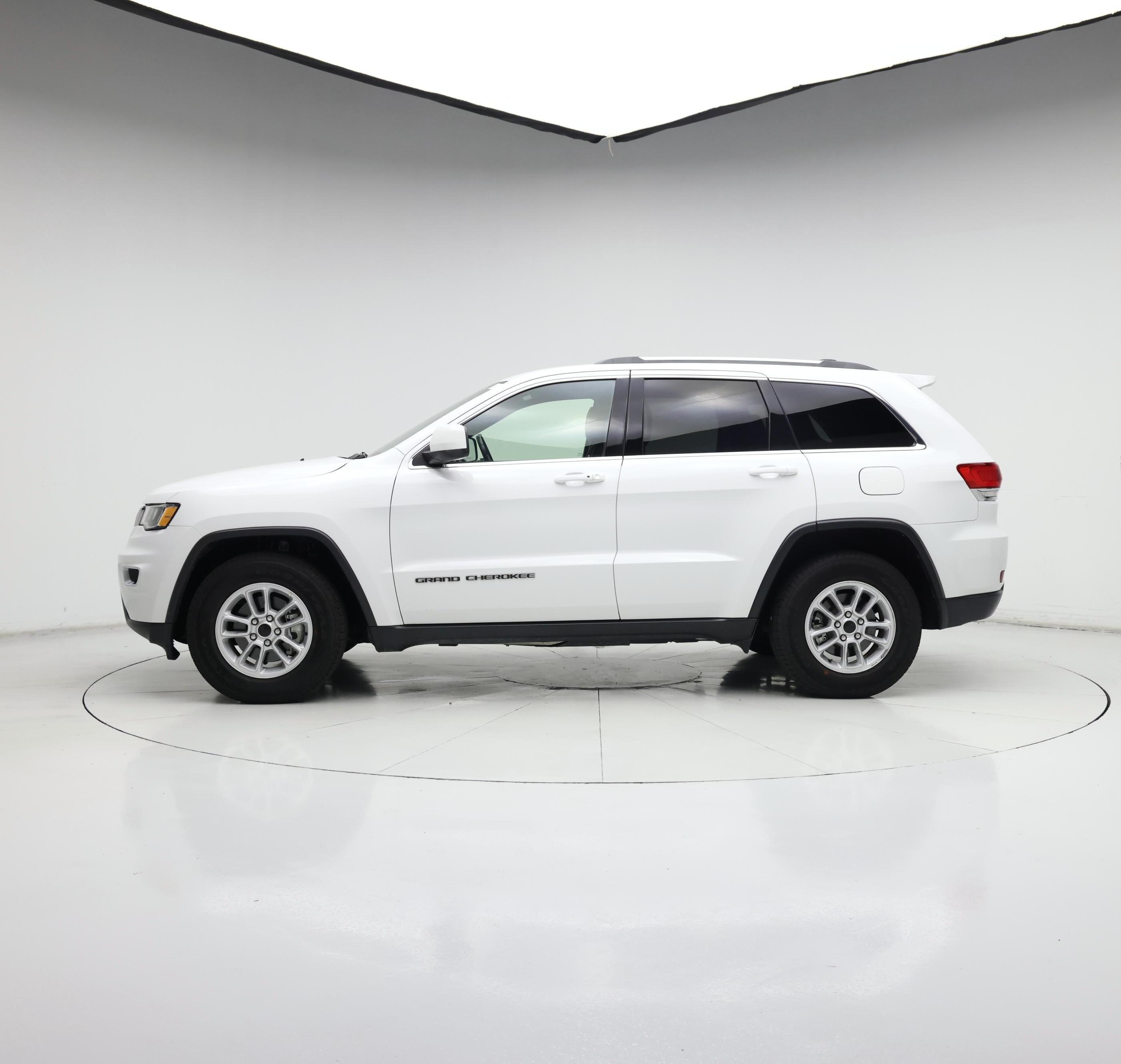 Thumbnail: 2019 Jeep Grand Cherokee - 3