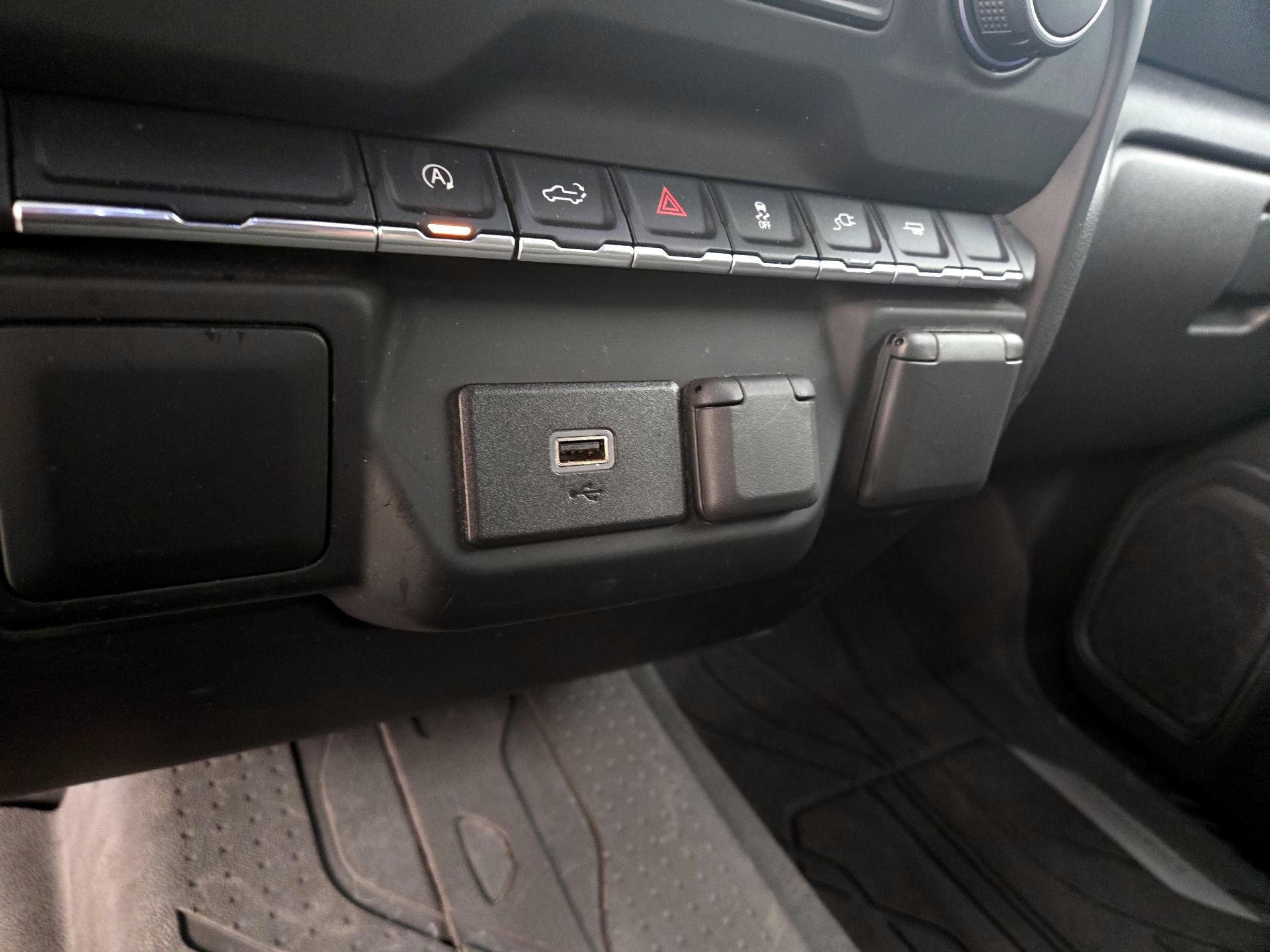 Thumbnail: 2020 Chevrolet Silverado 1500 - 18
