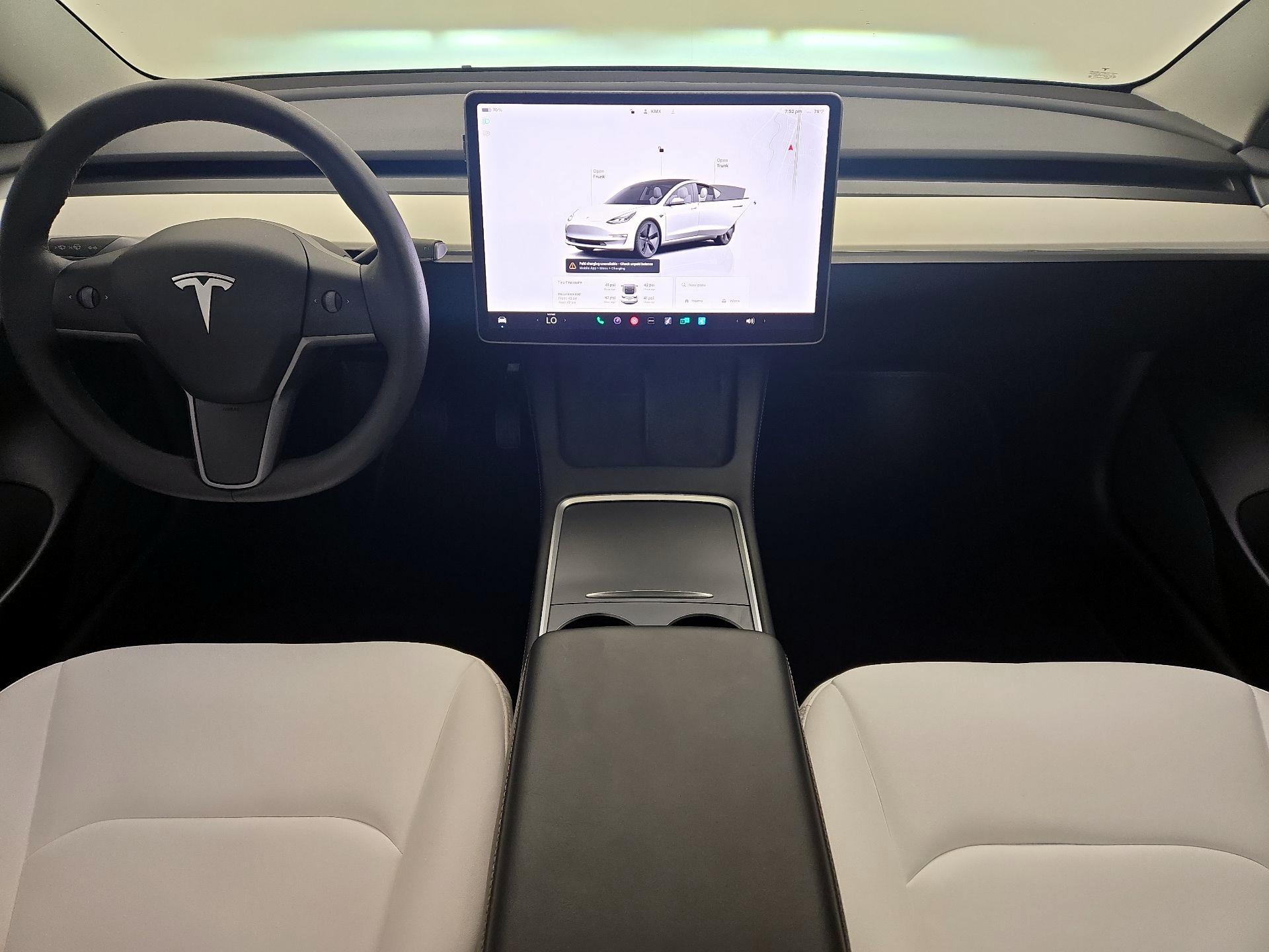 Thumbnail: 2022 Tesla Model 3 - 9