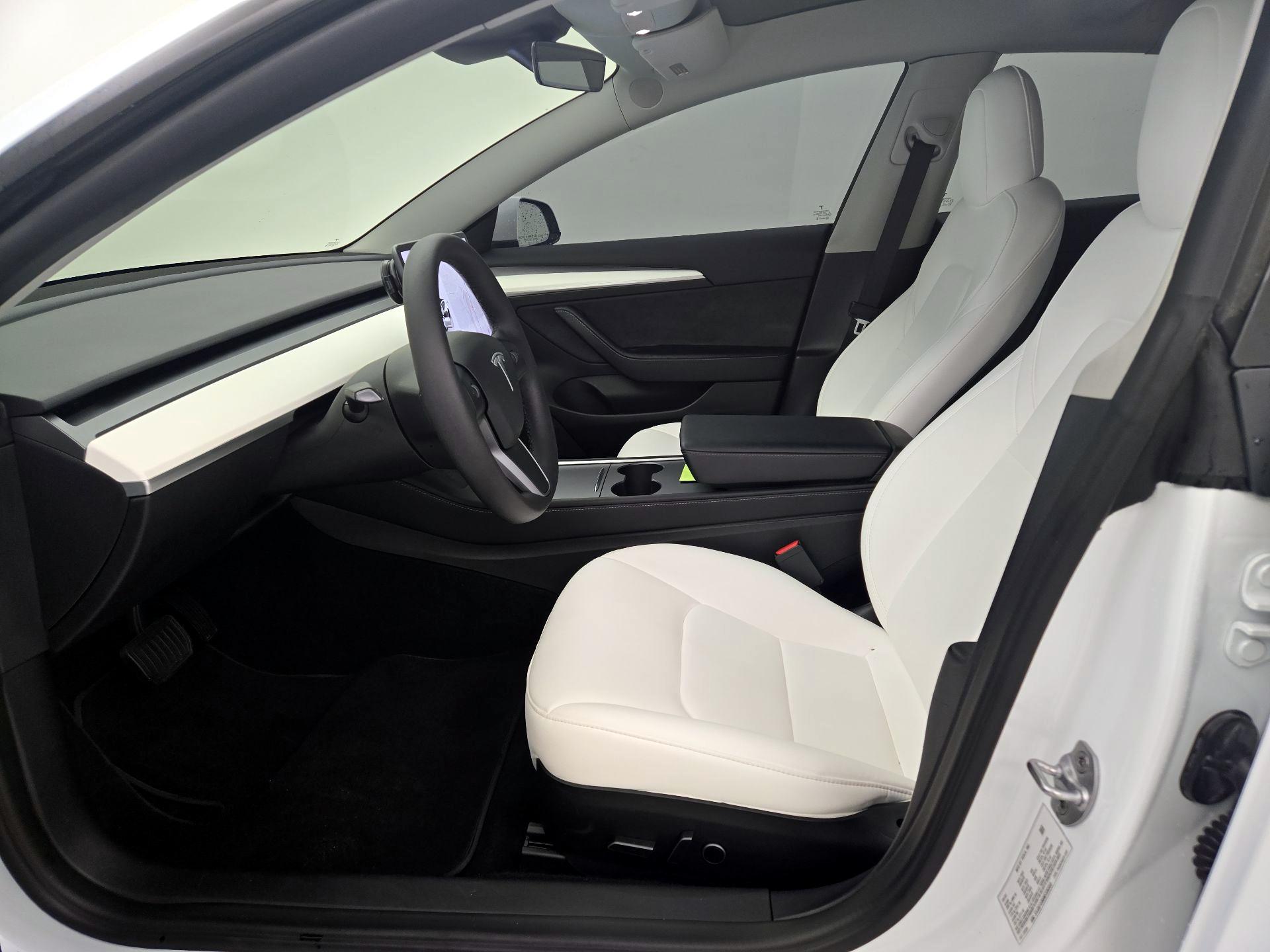 Thumbnail: 2022 Tesla Model 3 - 11