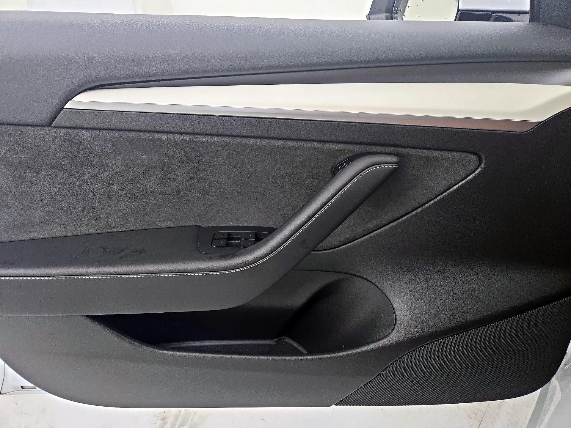 Thumbnail: 2022 Tesla Model 3 - 12