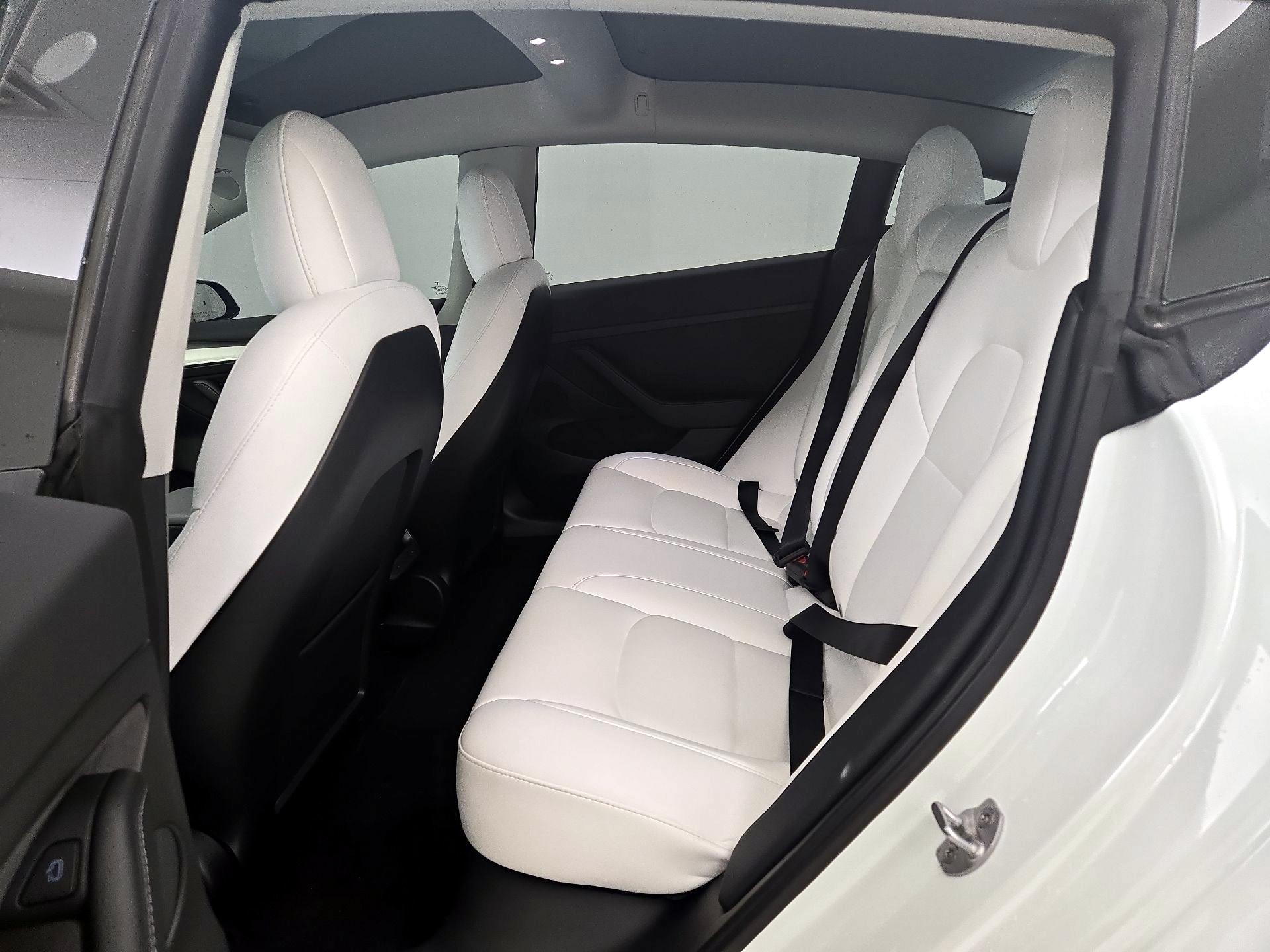Thumbnail: 2022 Tesla Model 3 - 19