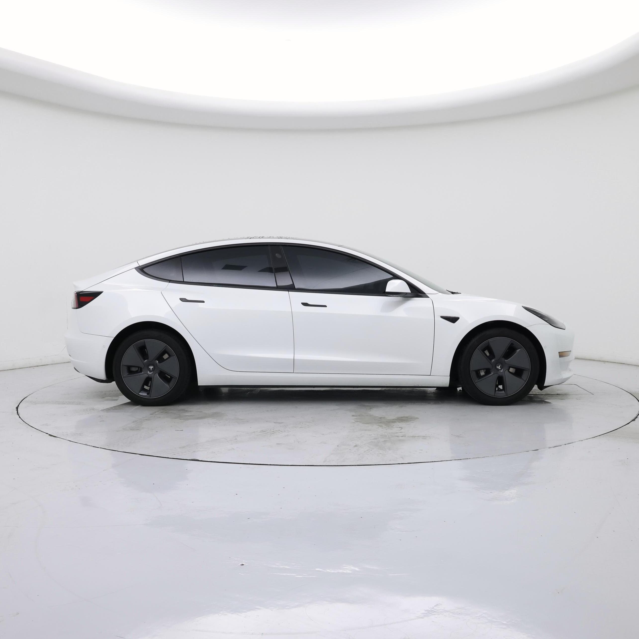 Thumbnail: 2022 Tesla Model 3 - 7