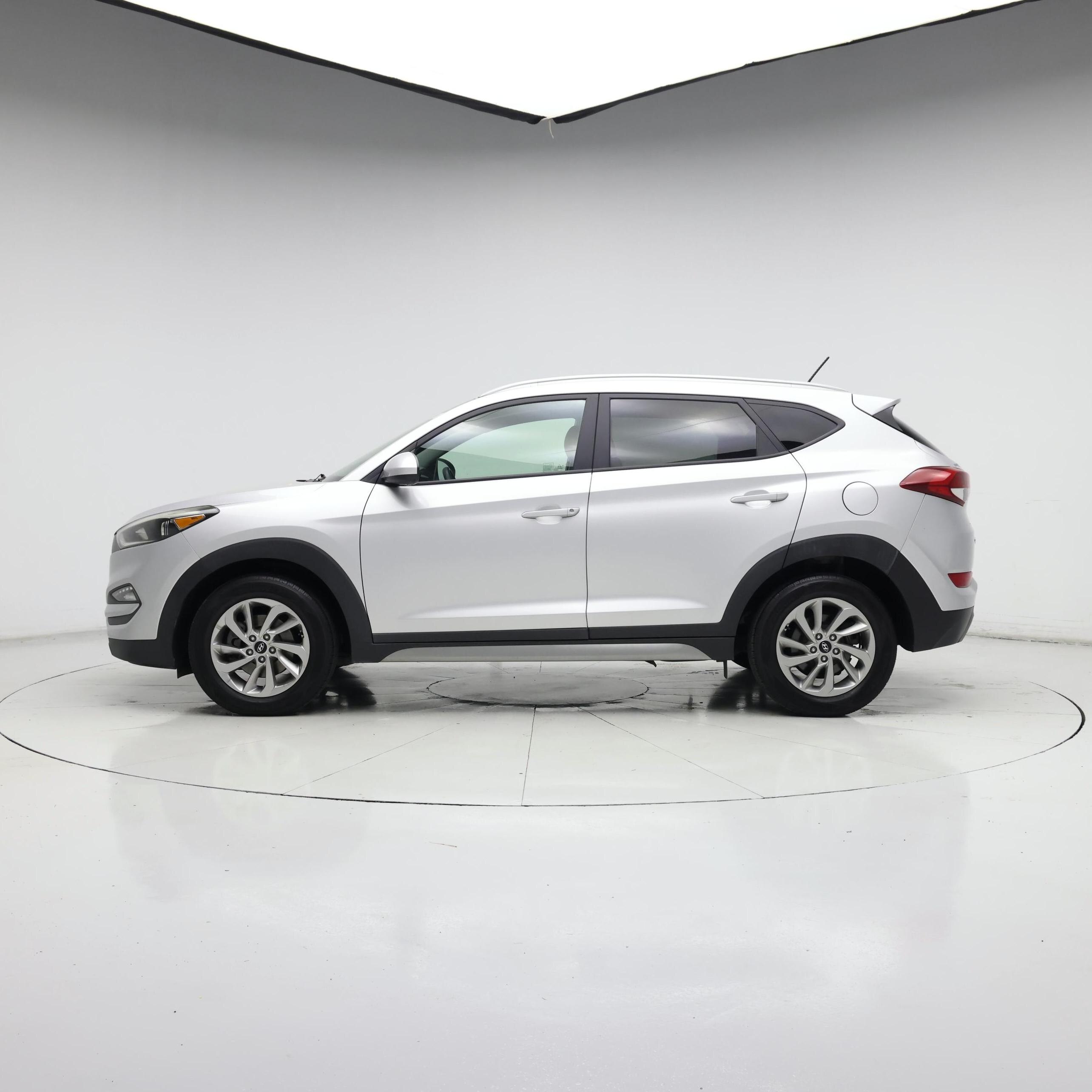 Thumbnail: 2017 Hyundai Tucson - 3
