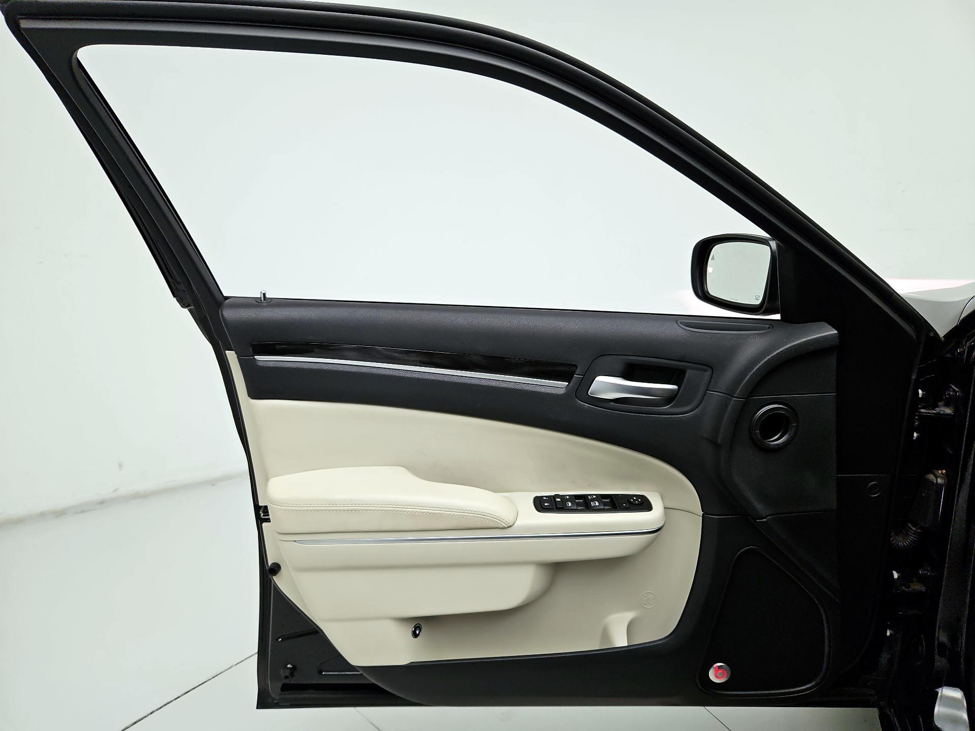 Thumbnail: 2015 Chrysler 300 - 12