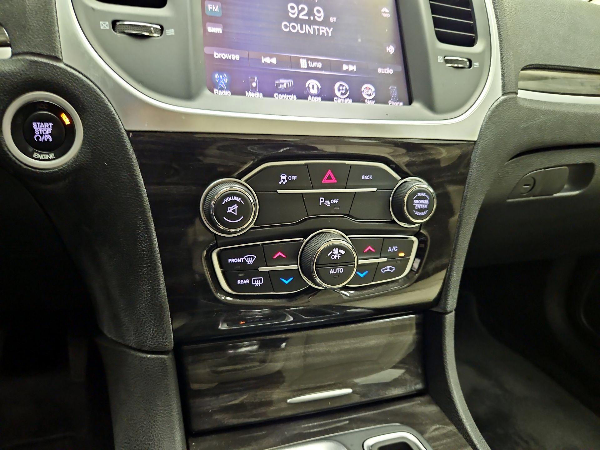 Thumbnail: 2015 Chrysler 300 - 16