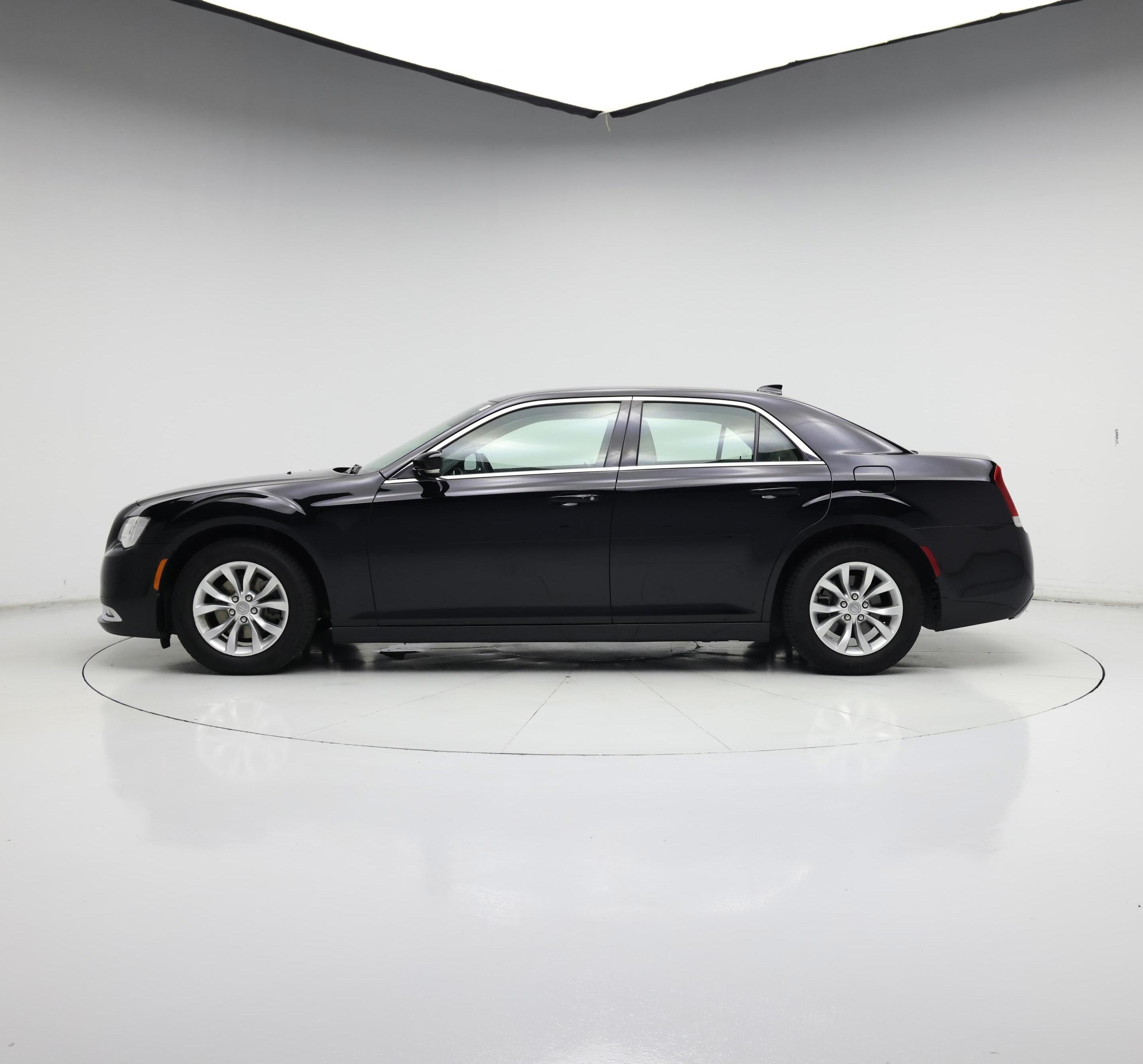 Thumbnail: 2015 Chrysler 300 - 3