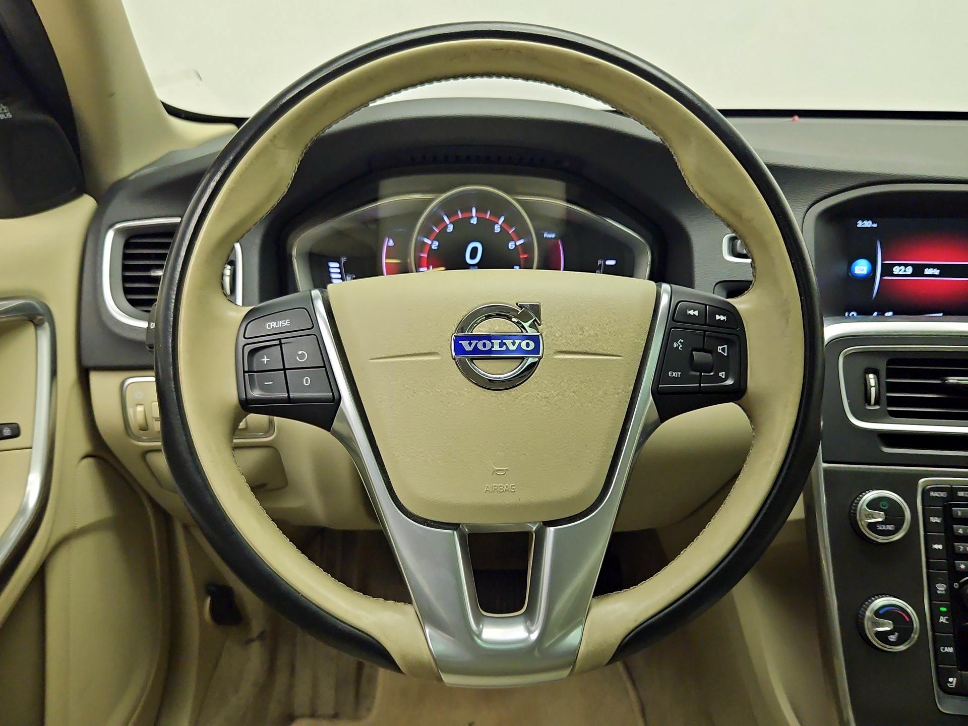 Thumbnail: 2015 Volvo S60 - 10