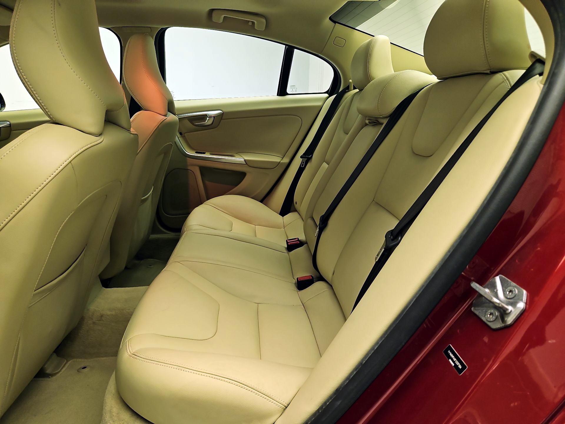 Thumbnail: 2015 Volvo S60 - 20