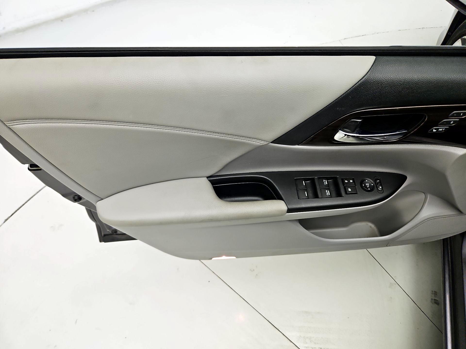 Thumbnail: 2016 Honda Accord - 12