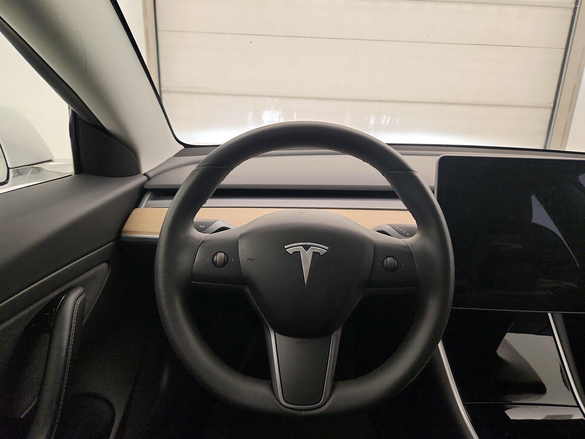 Thumbnail: 2020 Tesla Model 3 - 10
