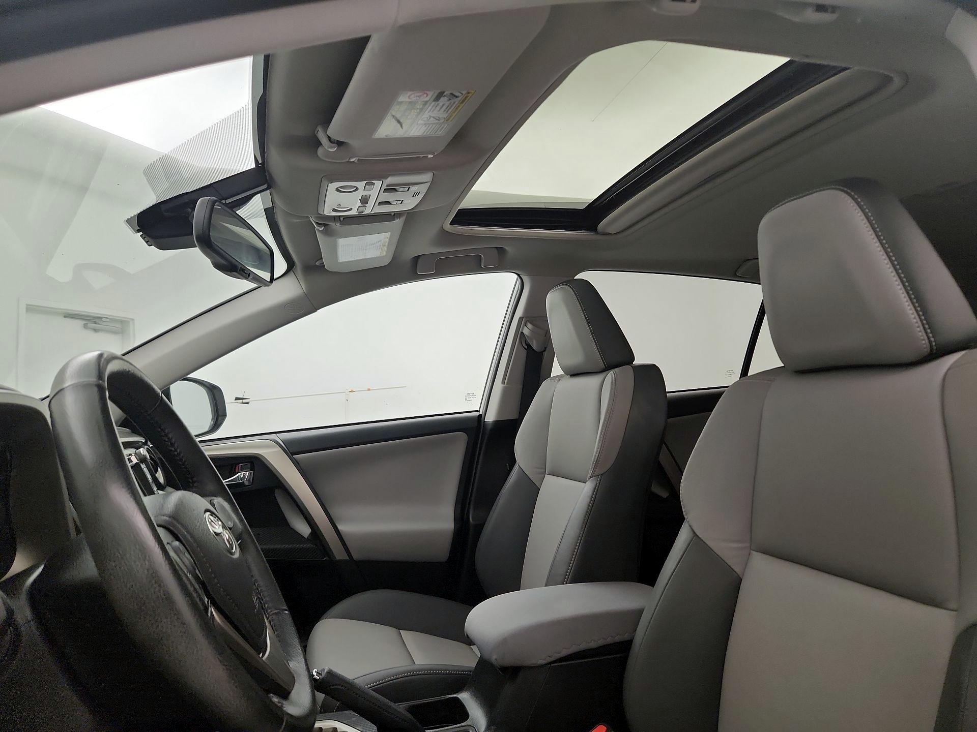 Thumbnail: 2015 Toyota RAV4 - 19