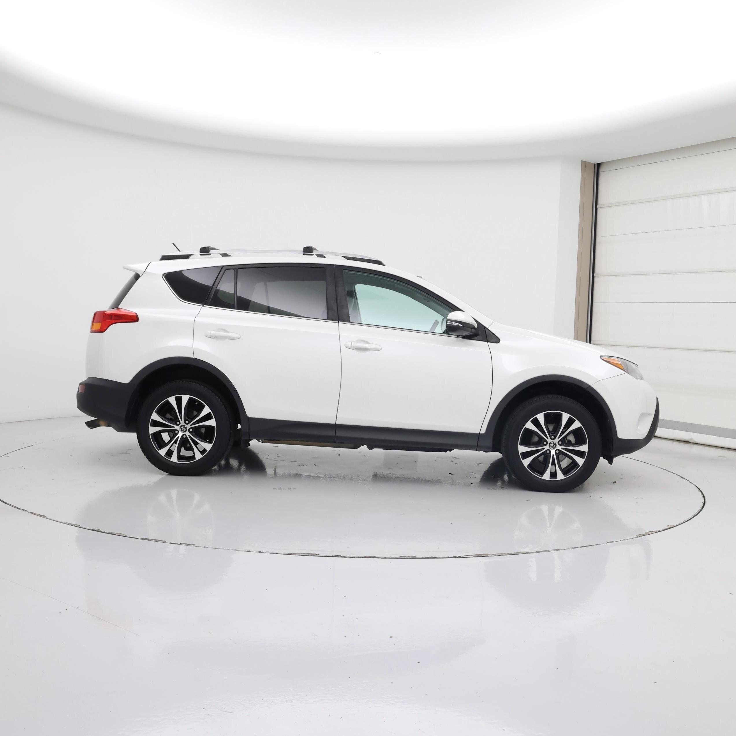 Thumbnail: 2015 Toyota RAV4 - 7