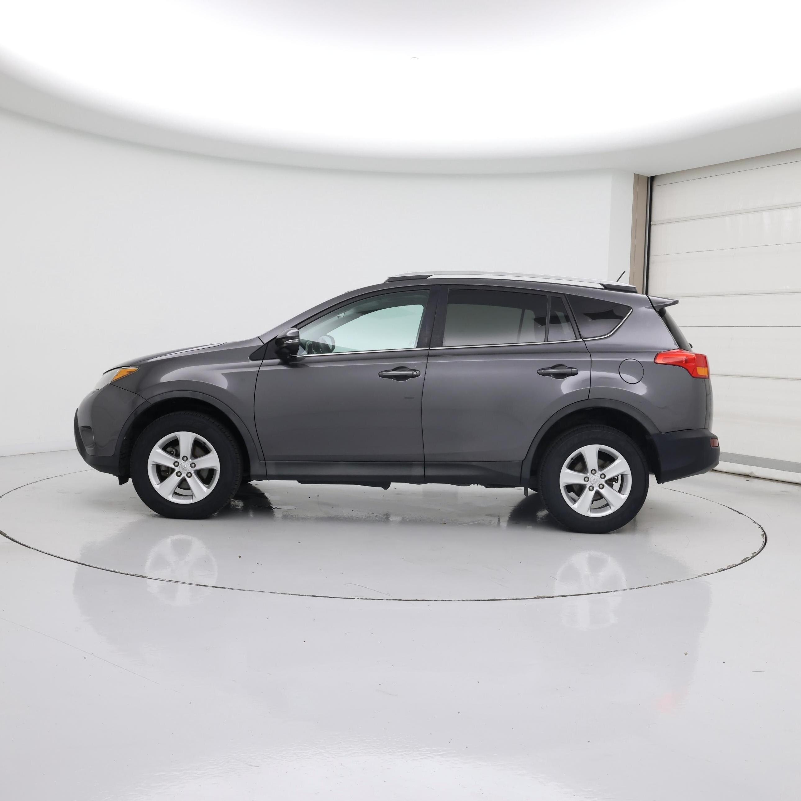 Thumbnail: 2014 Toyota RAV4 - 3