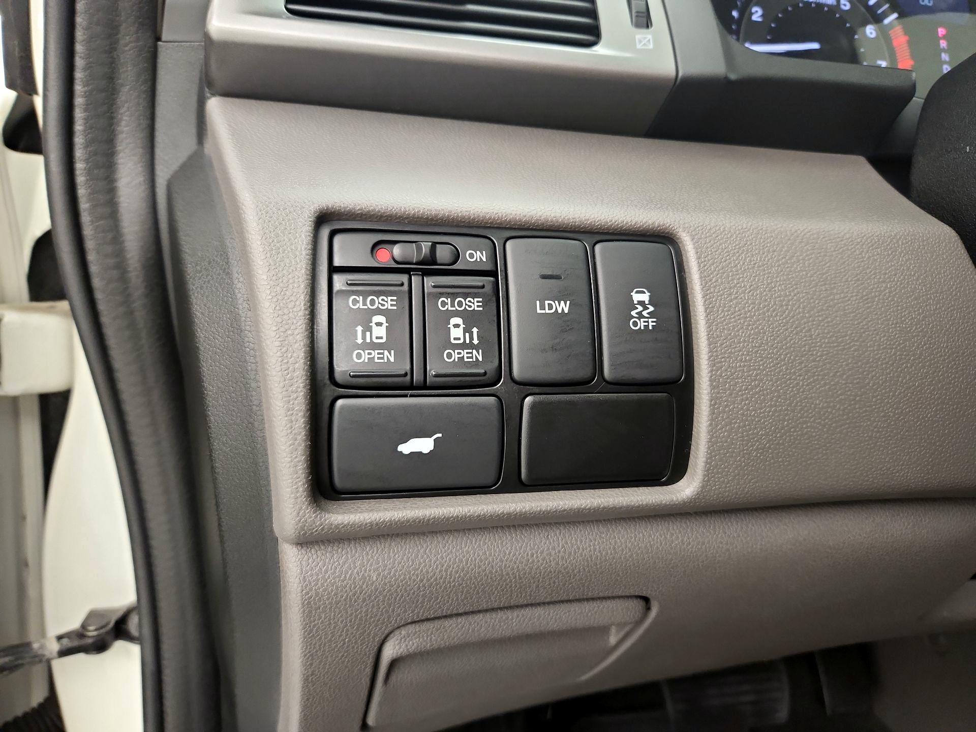 Thumbnail: 2016 Honda Odyssey - 13