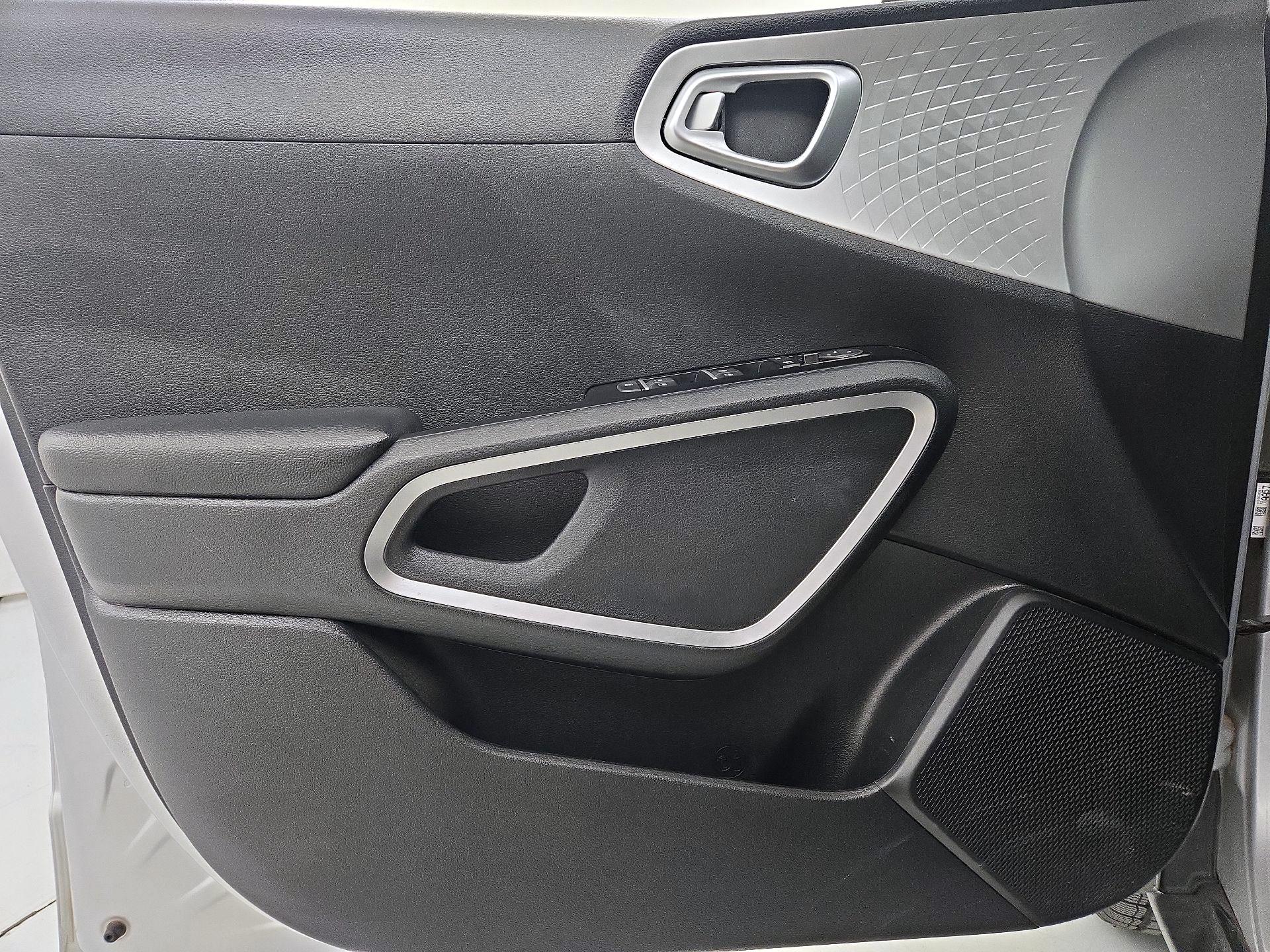 Thumbnail: 2020 Kia Soul - 10