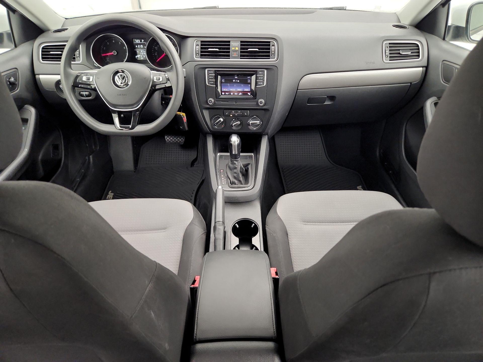 Thumbnail: 2018 Volkswagen Jetta - 9