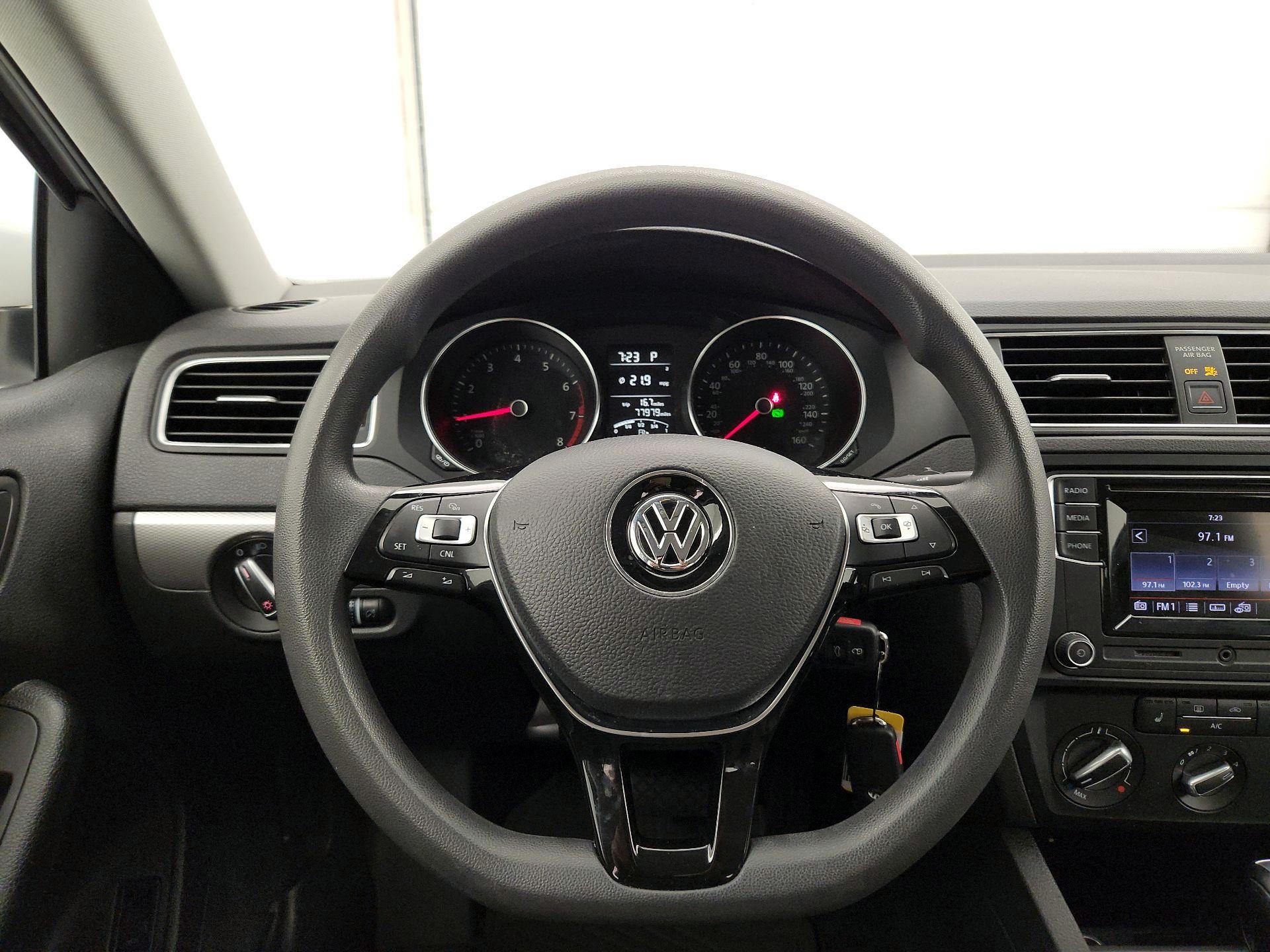 Thumbnail: 2018 Volkswagen Jetta - 10