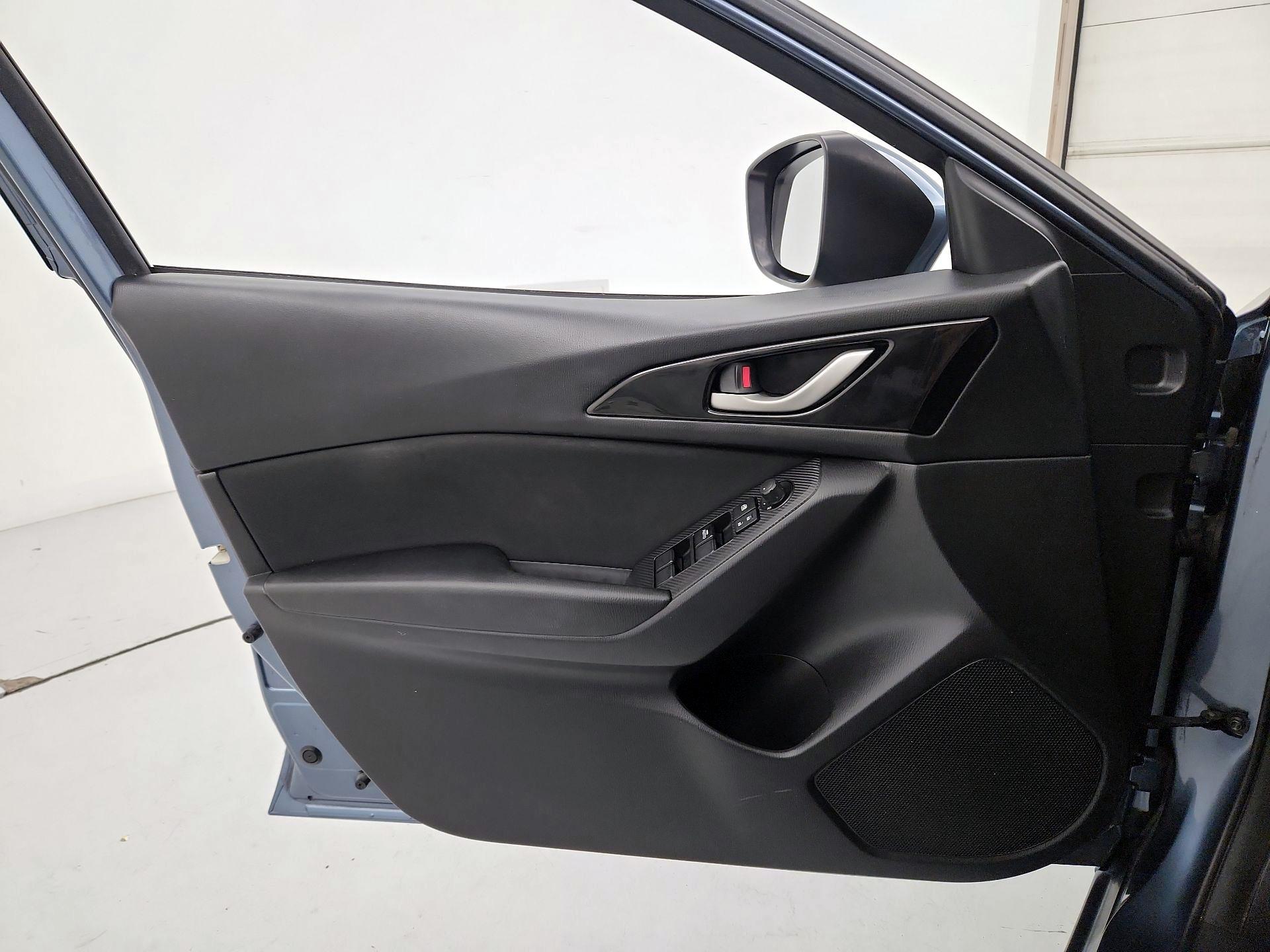 Thumbnail: 2016 Mazda Mazda3 - 12