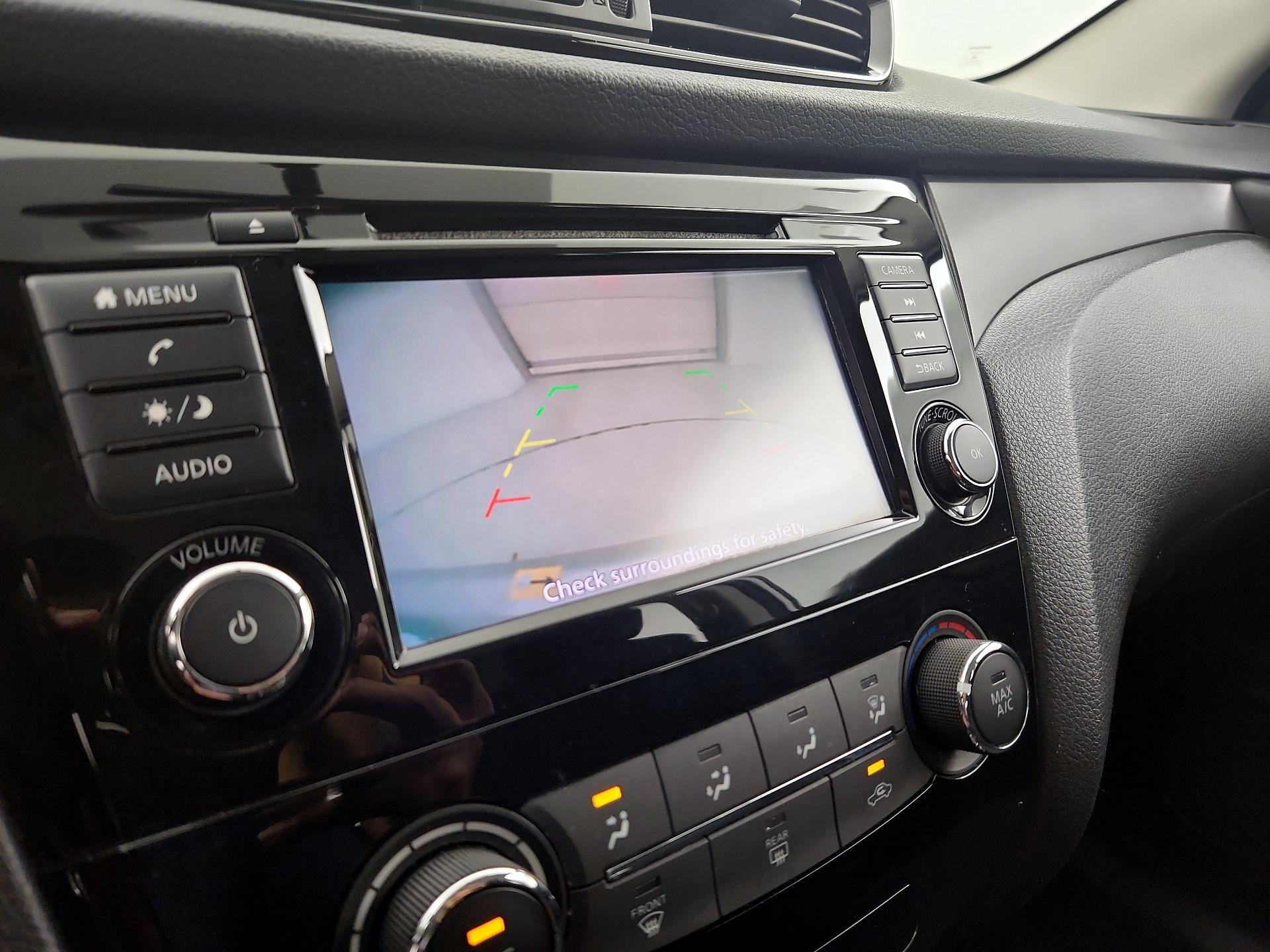 Thumbnail: 2019 Nissan Rogue Sport - 14