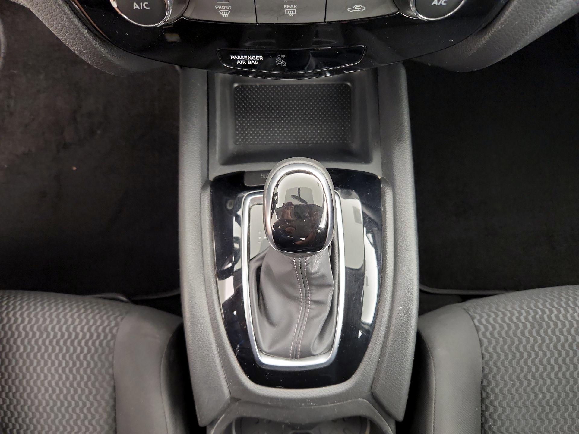 Thumbnail: 2019 Nissan Rogue Sport - 17