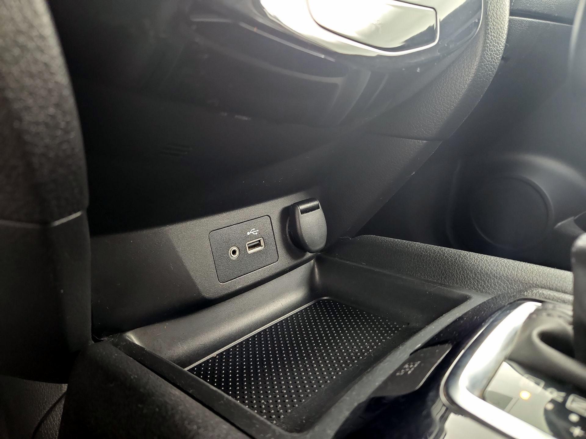 Thumbnail: 2019 Nissan Rogue Sport - 18