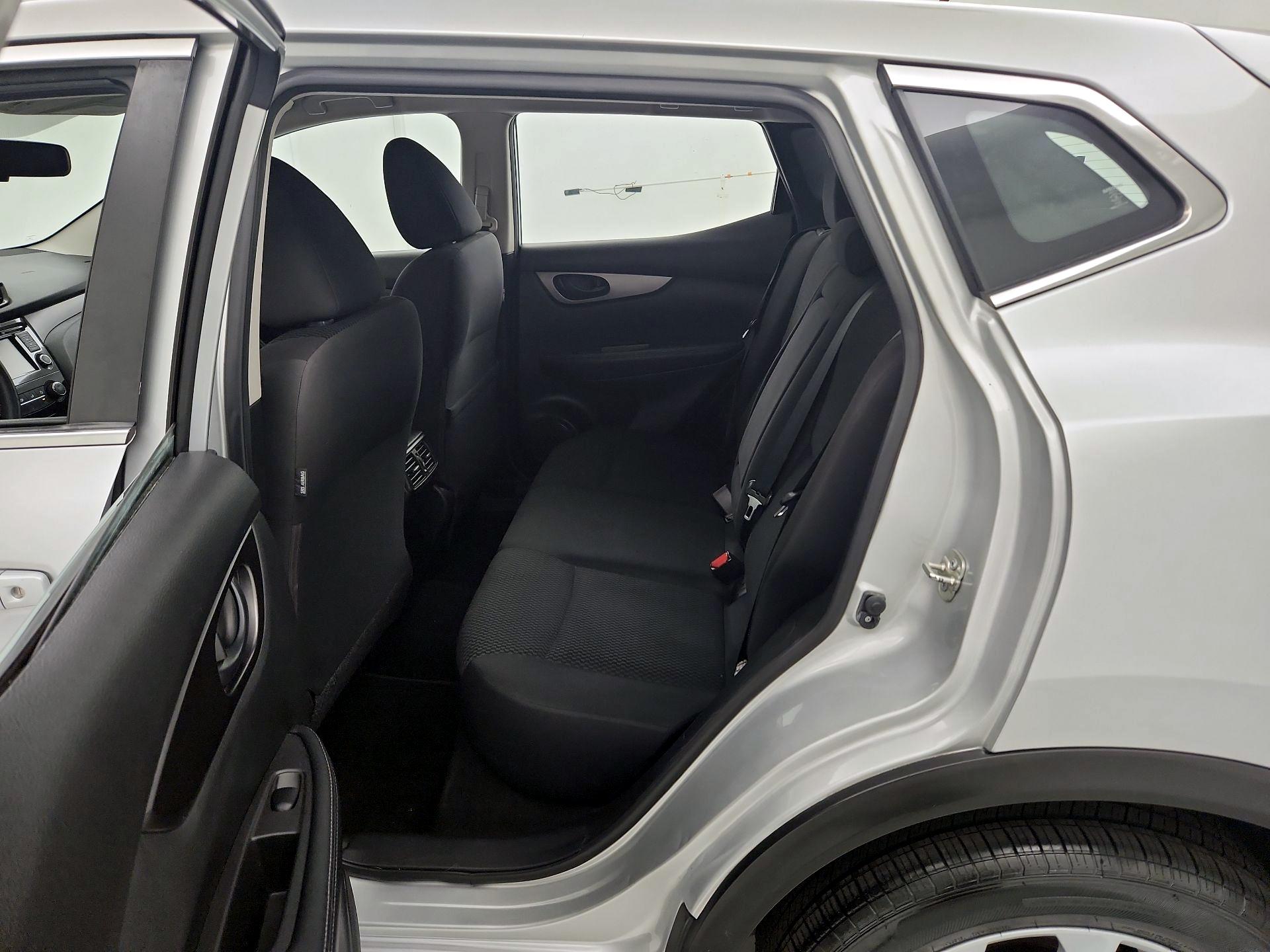Thumbnail: 2019 Nissan Rogue Sport - 19