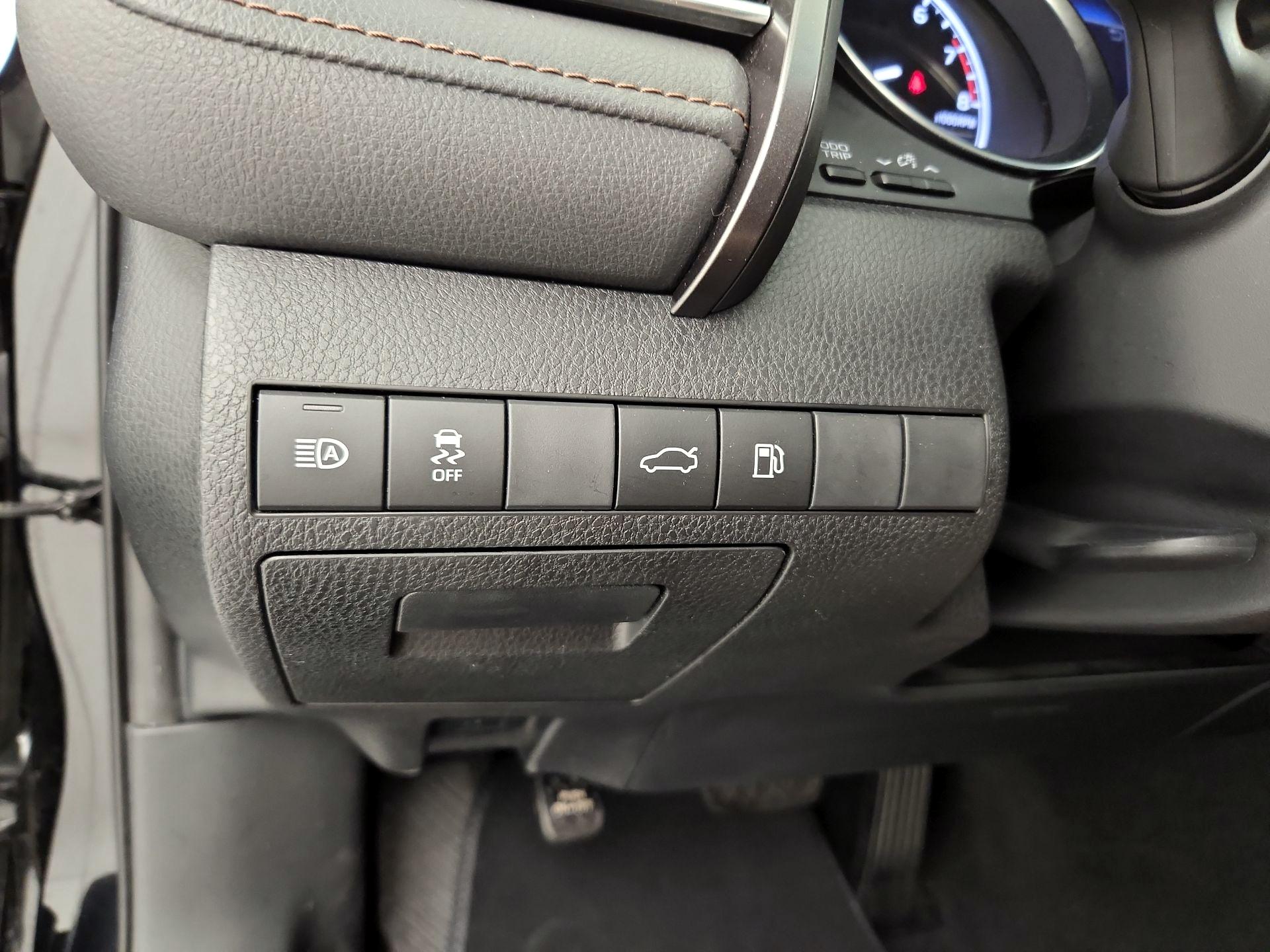 Thumbnail: 2018 Toyota Camry - 13