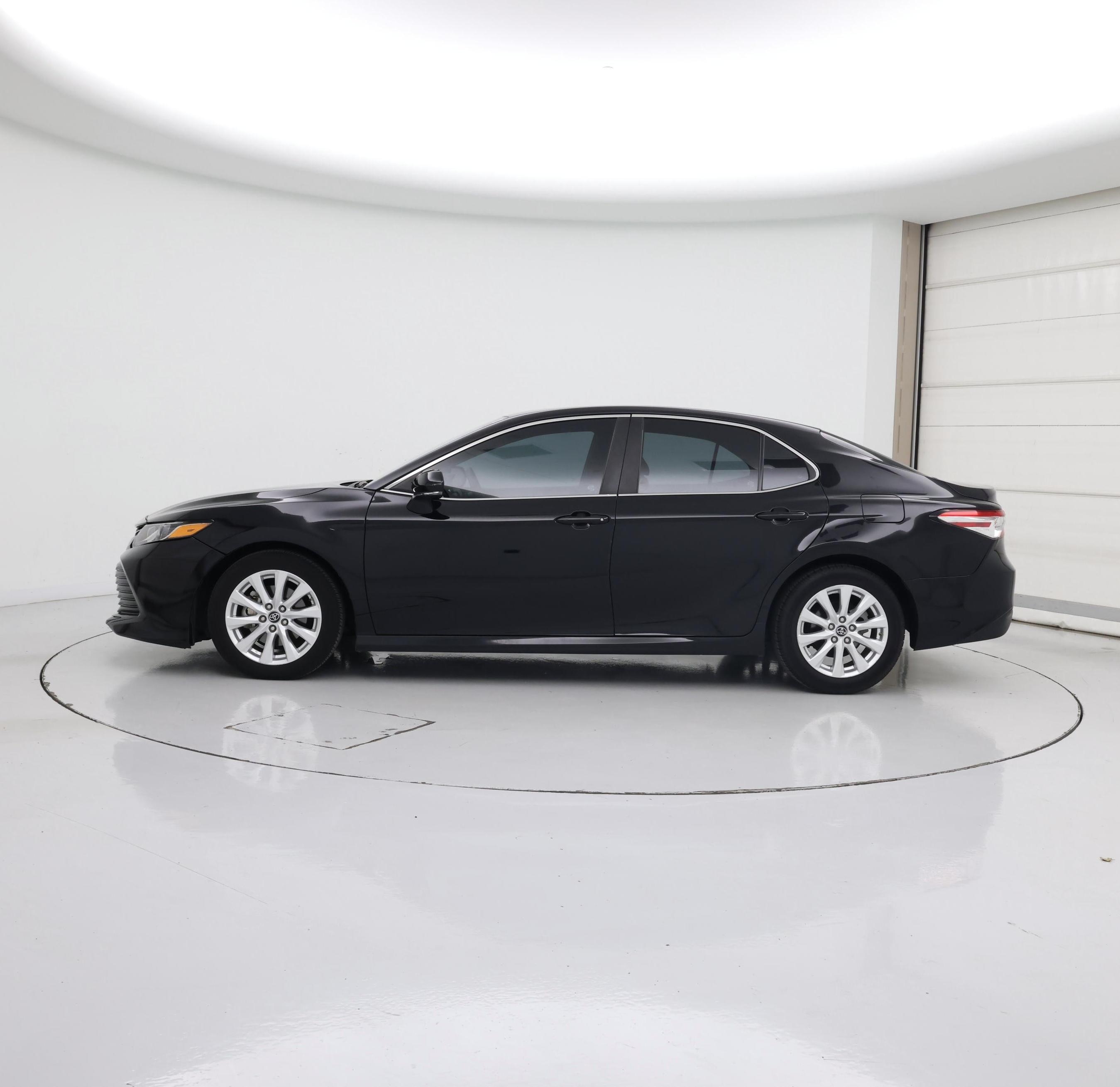 Thumbnail: 2018 Toyota Camry - 3