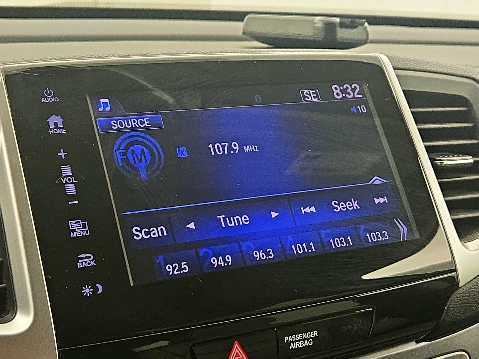 Thumbnail: 2018 Honda Pilot - 15