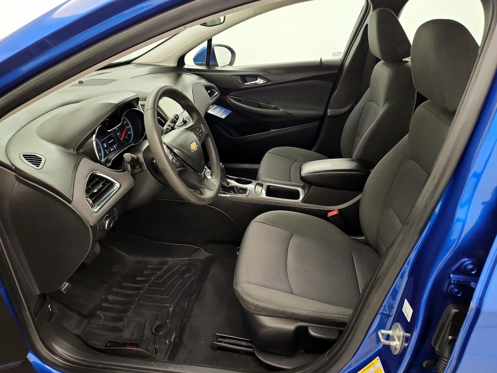 Thumbnail: 2018 Chevrolet Cruze - 11
