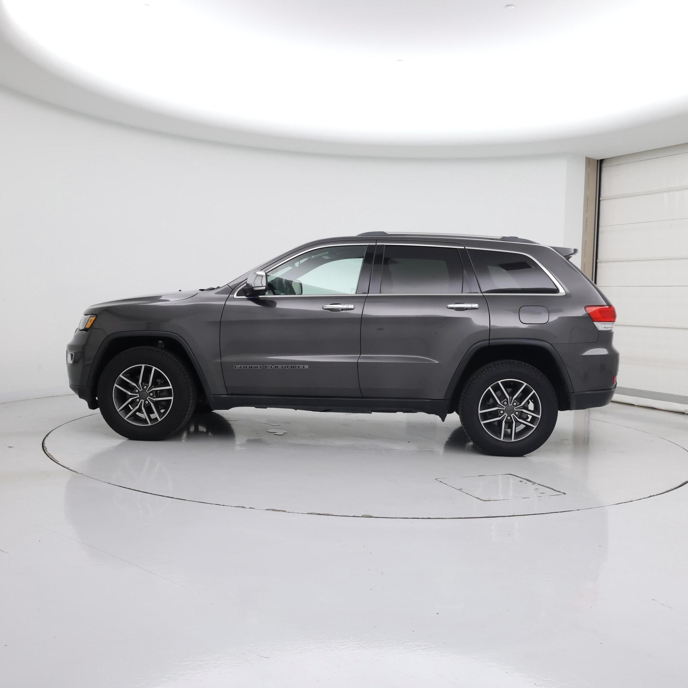 Thumbnail: 2019 Jeep Grand Cherokee - 3