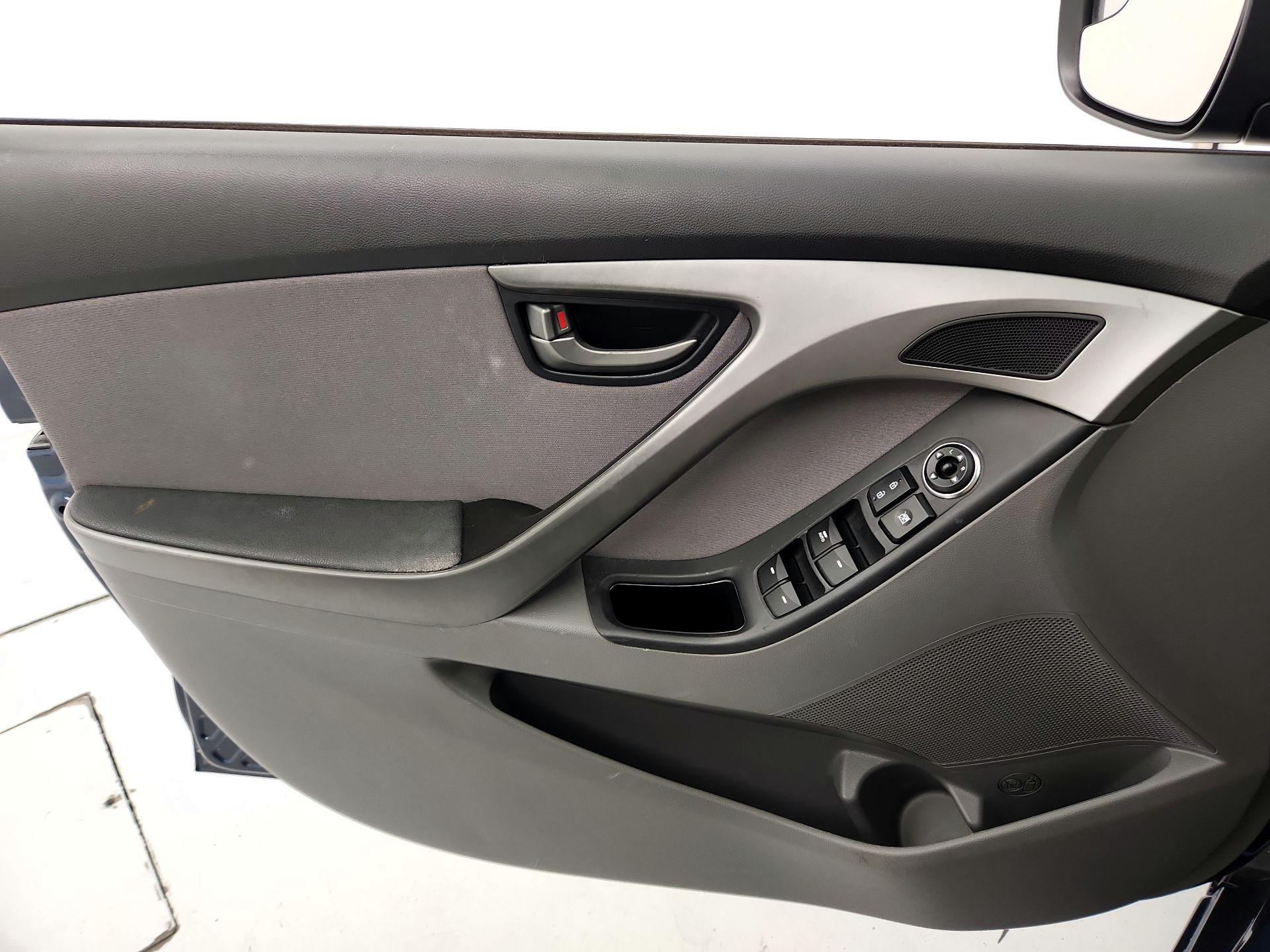Thumbnail: 2015 Hyundai Elantra - 12