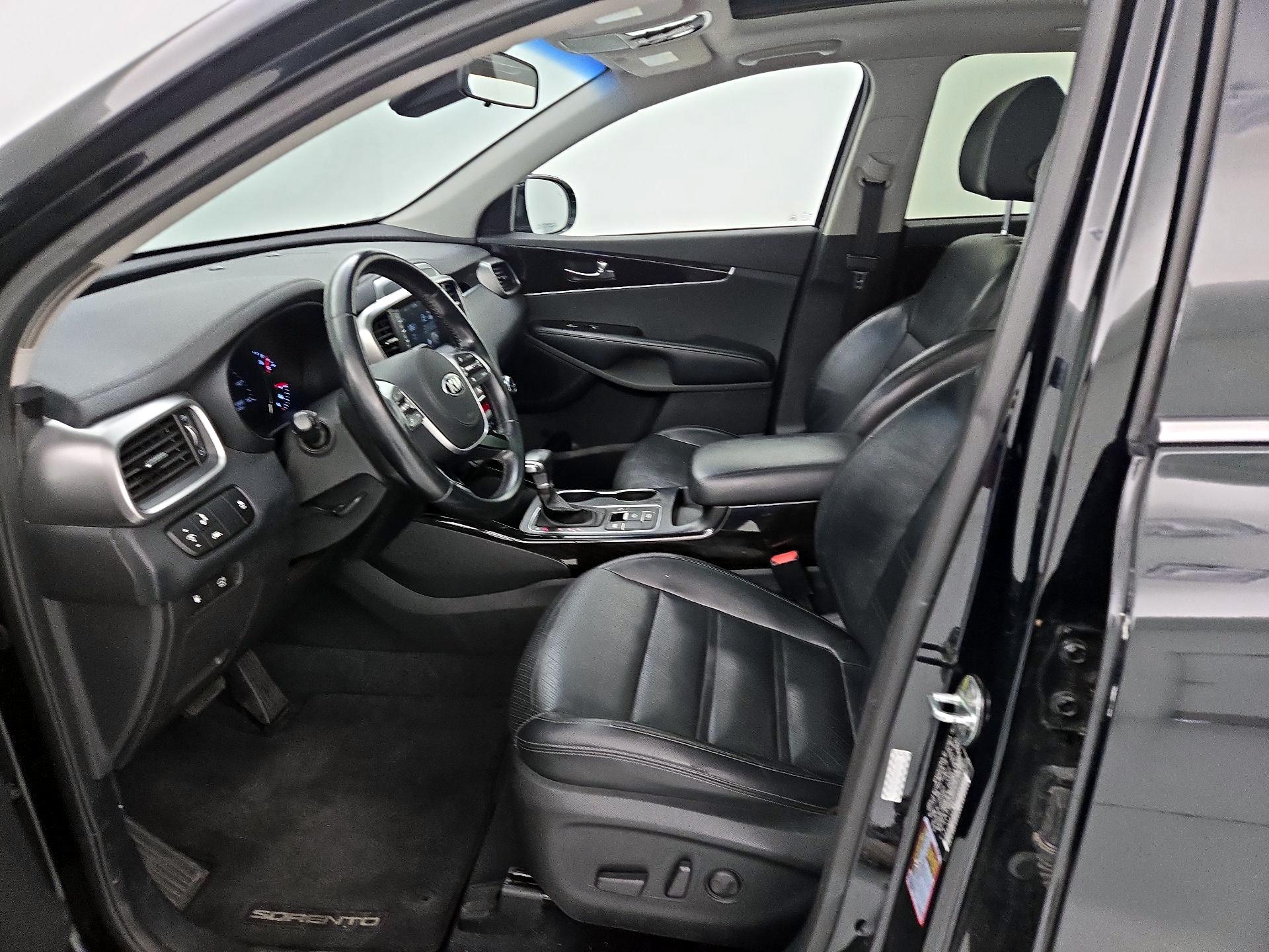 Thumbnail: 2020 Kia Sorento - 11