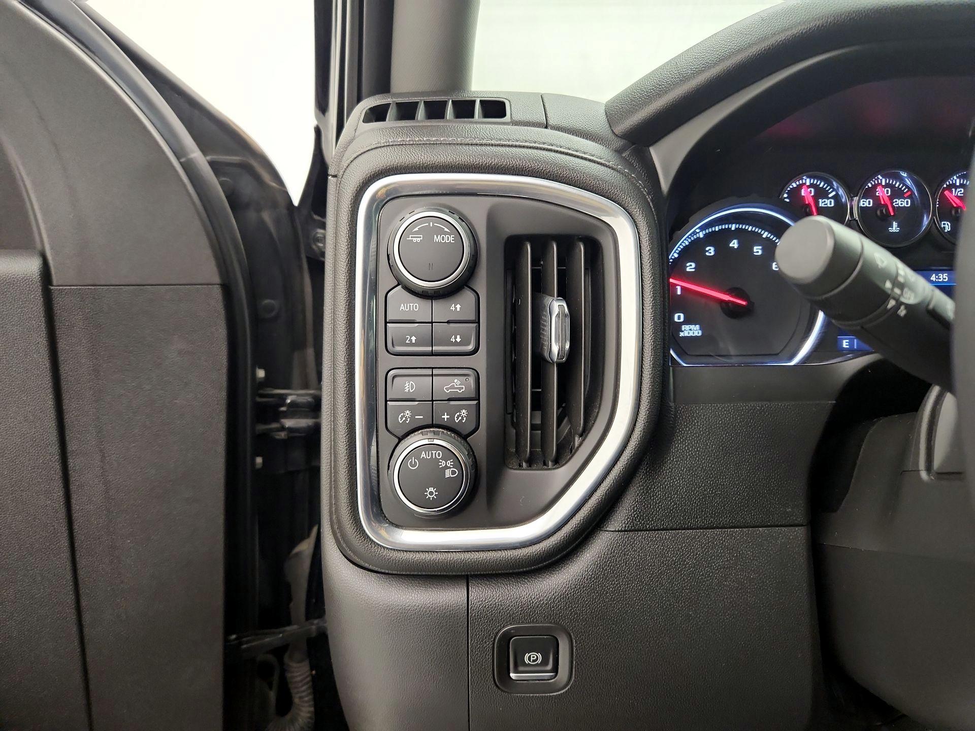 Thumbnail: 2021 Chevrolet Silverado 1500 - 13