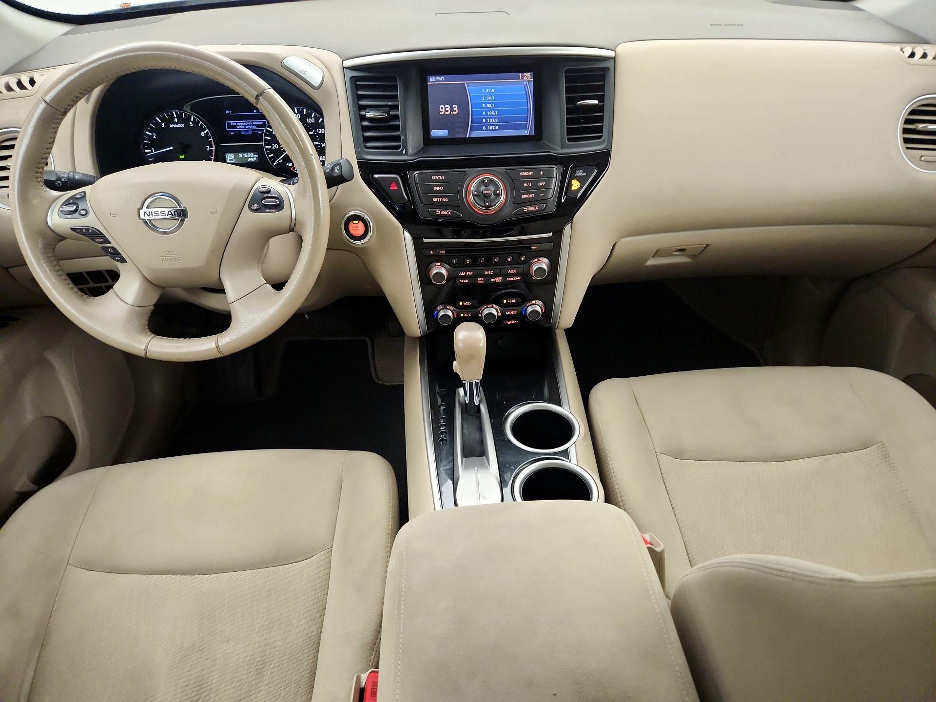 Thumbnail: 2015 Nissan Pathfinder - 9