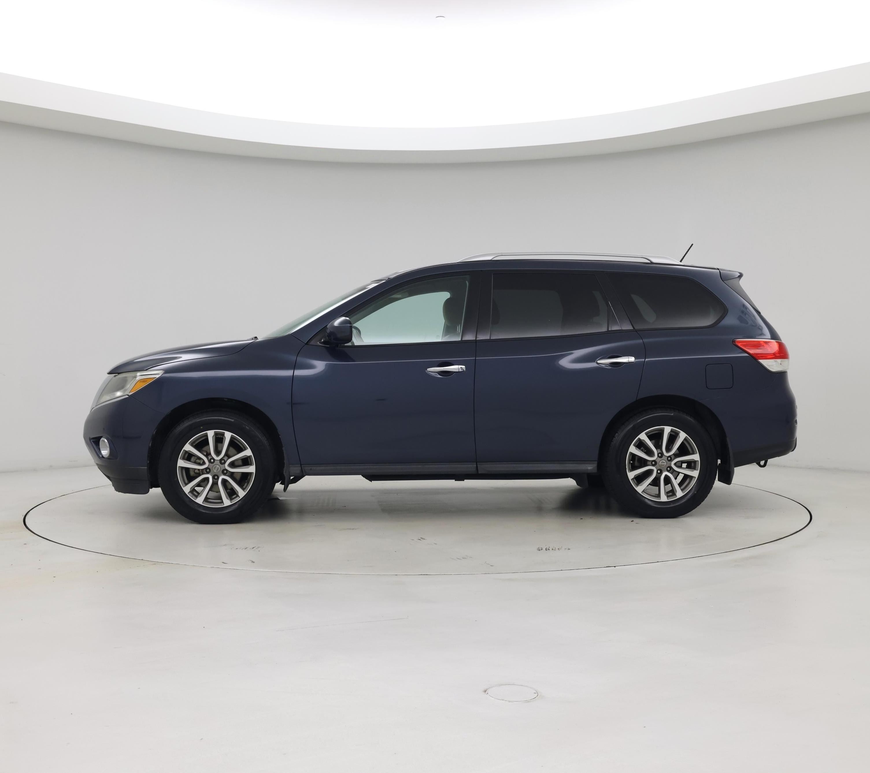 Thumbnail: 2015 Nissan Pathfinder - 3