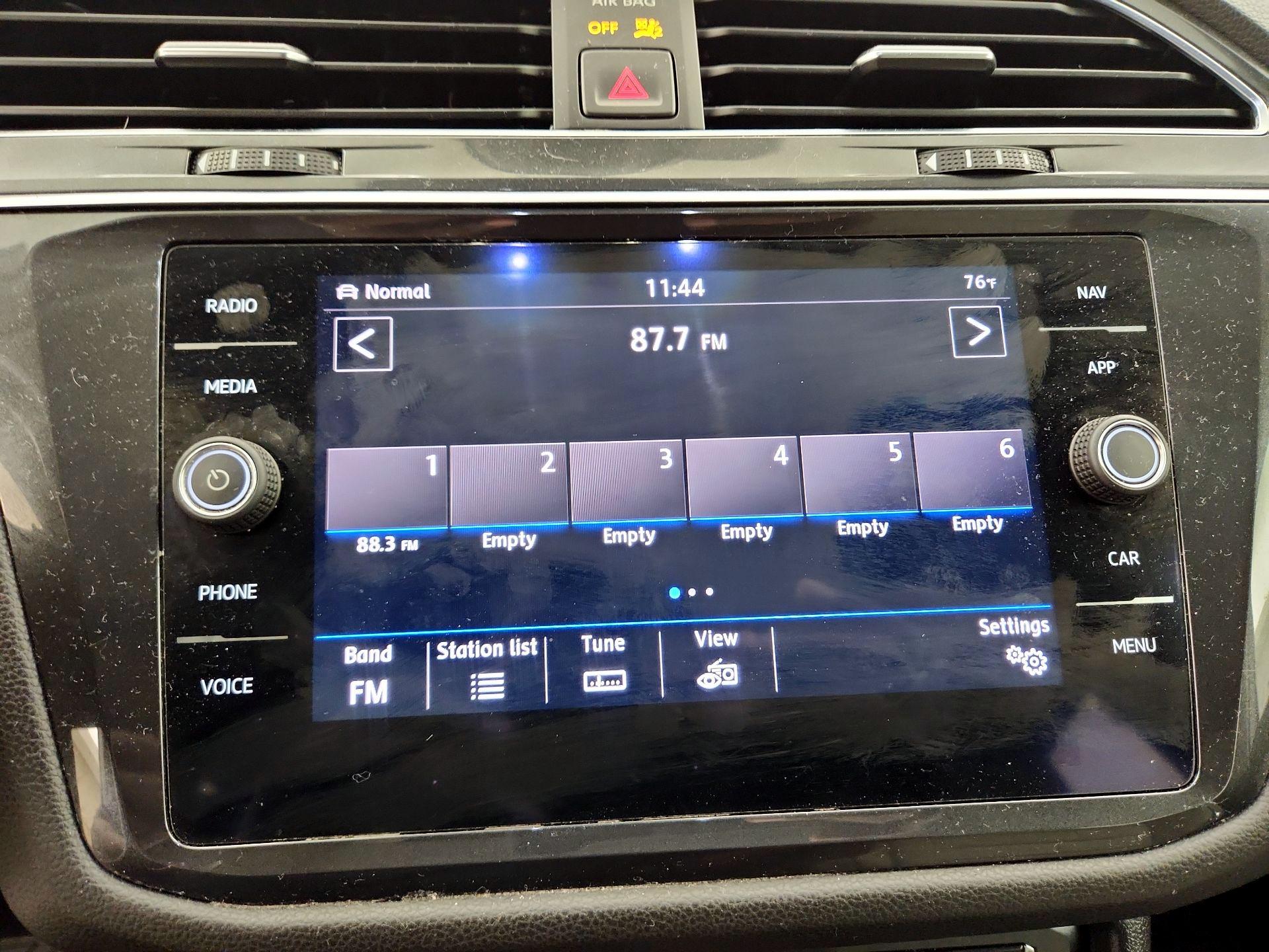 Thumbnail: 2019 Volkswagen Tiguan - 16