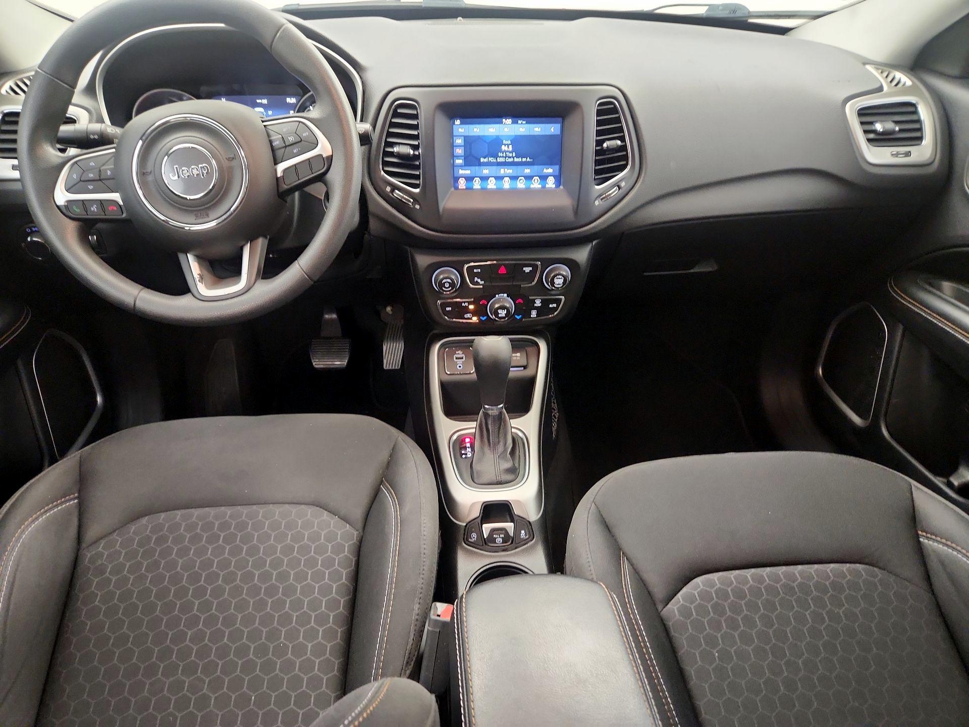 Thumbnail: 2018 Jeep Compass - 9