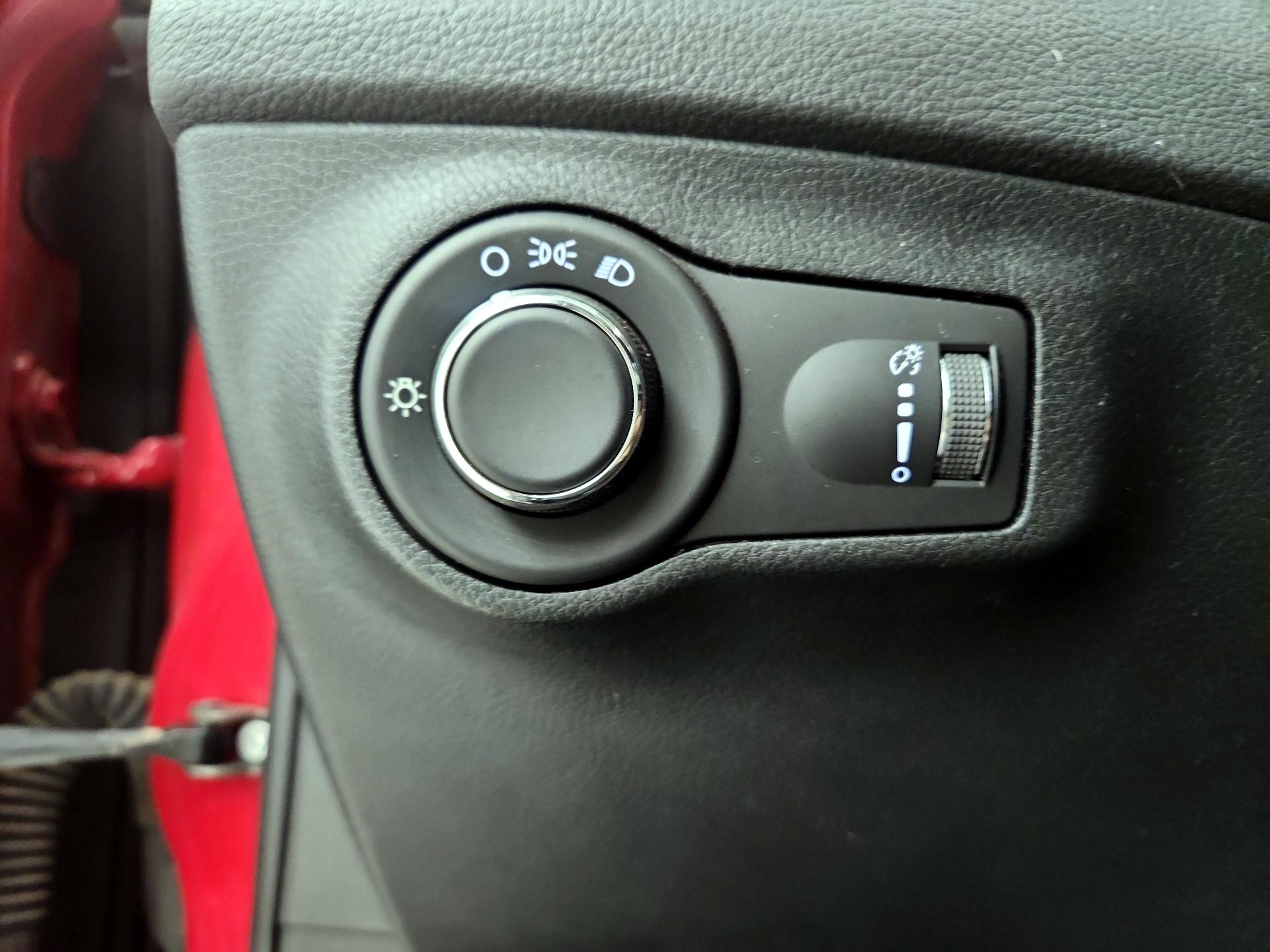 Thumbnail: 2018 Jeep Compass - 13
