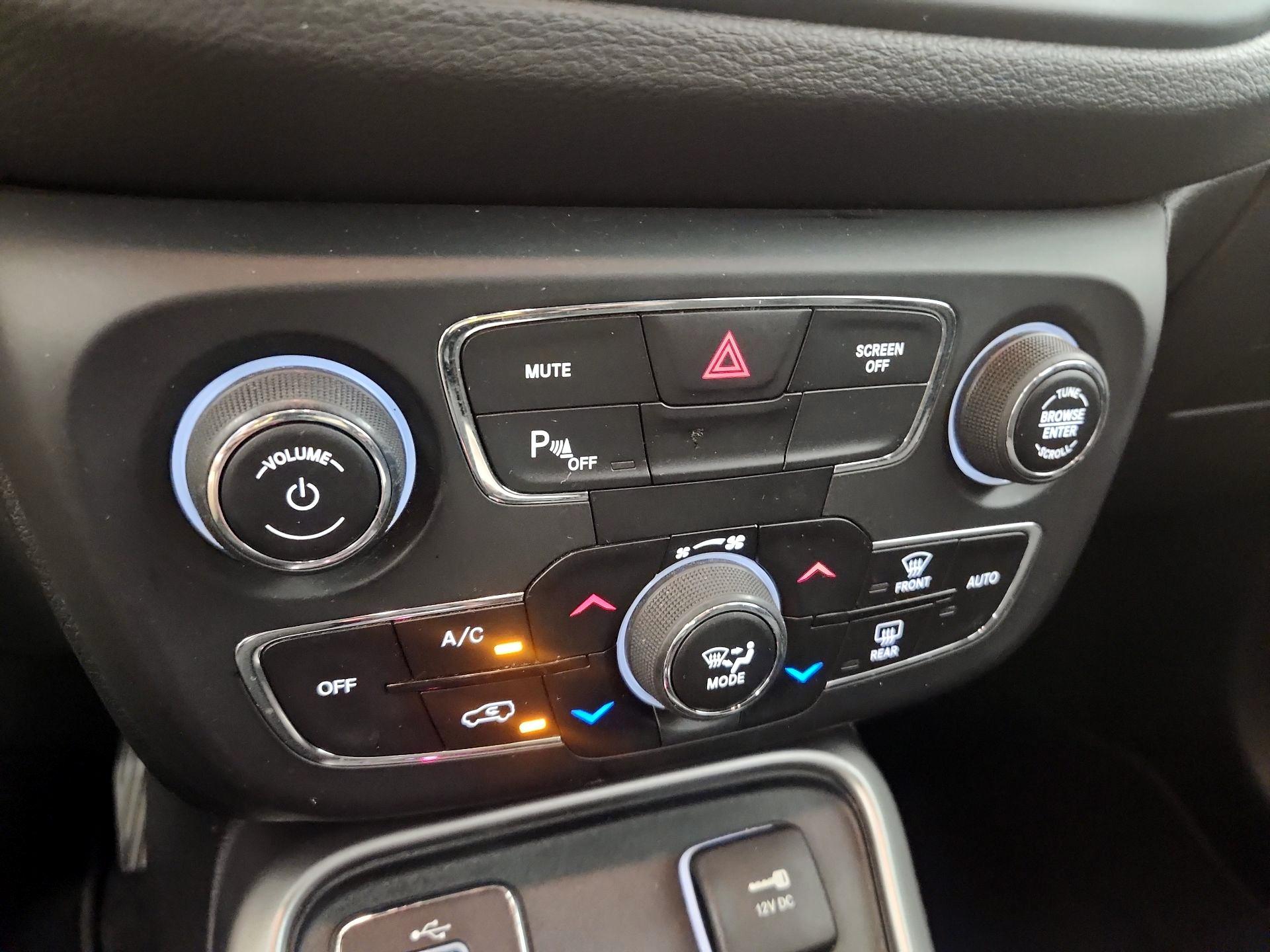 Thumbnail: 2018 Jeep Compass - 16